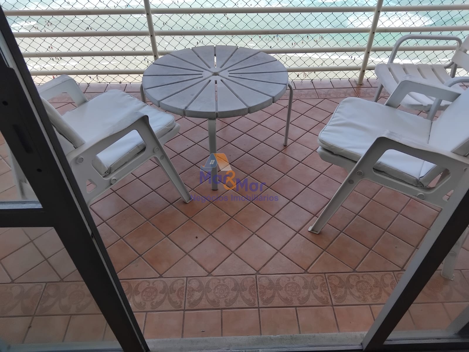 Apartamento Frente ao Mar nas Pitangueiras, Guarujá - SP