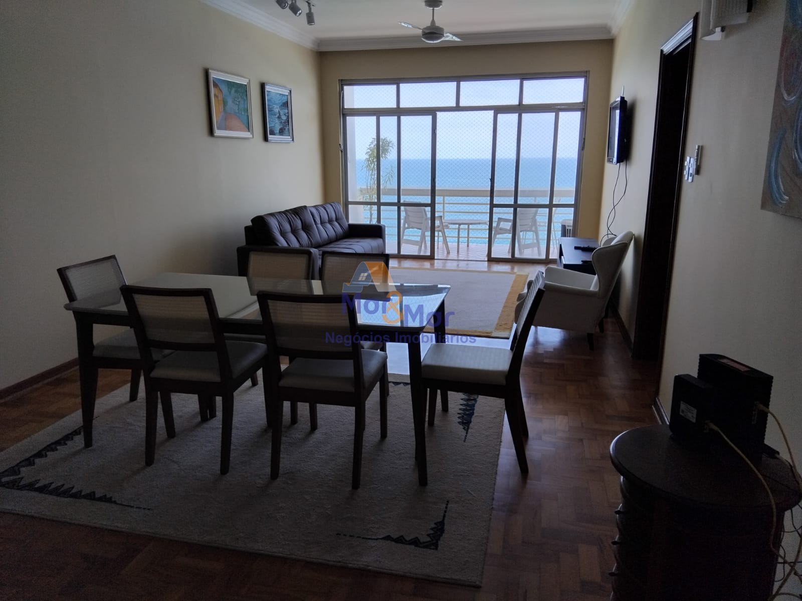 Apartamento Frente ao Mar nas Pitangueiras, Guarujá - SP