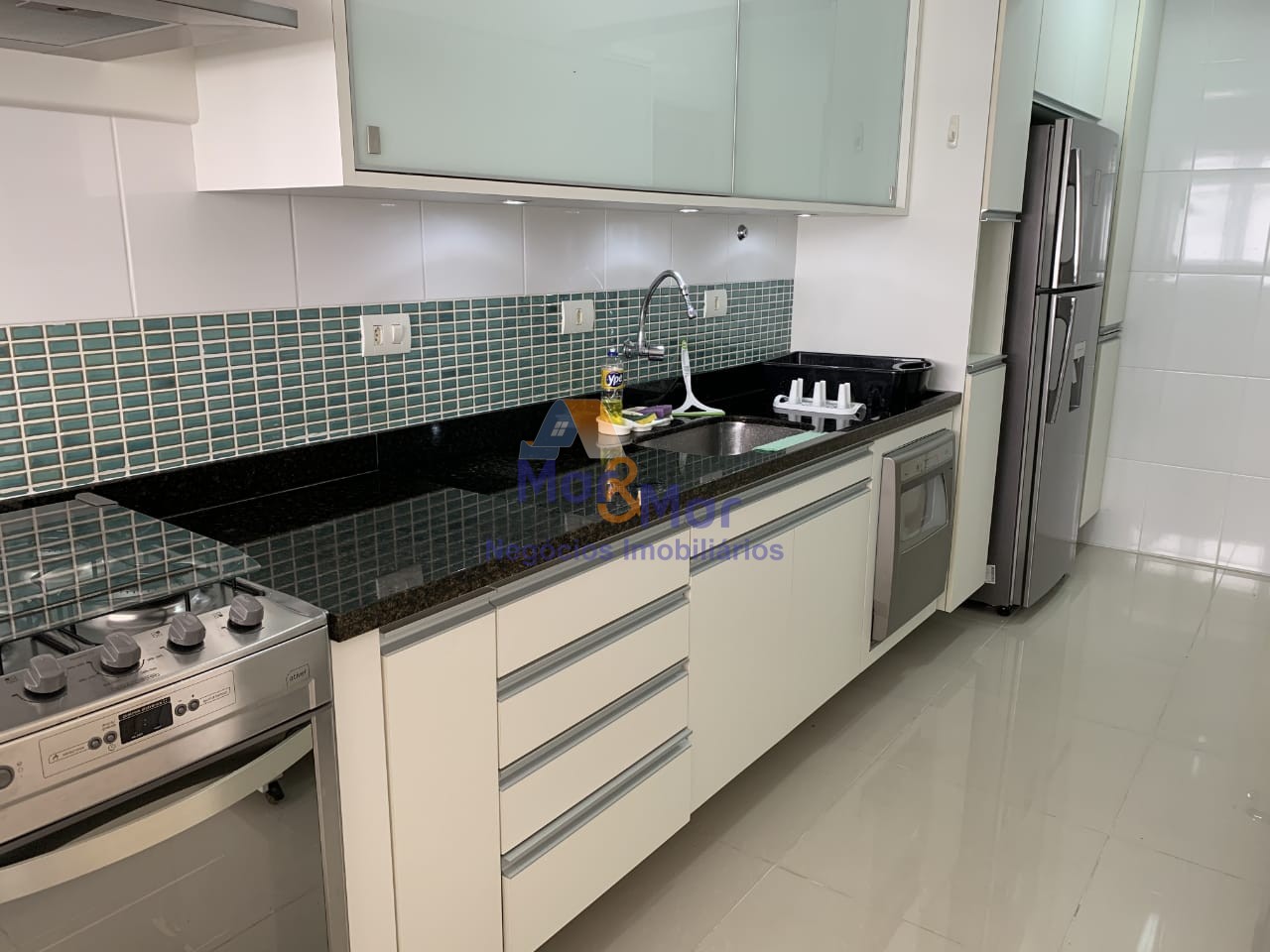 Apartamento na Praia das Pitangueiras, Guarujá - SP