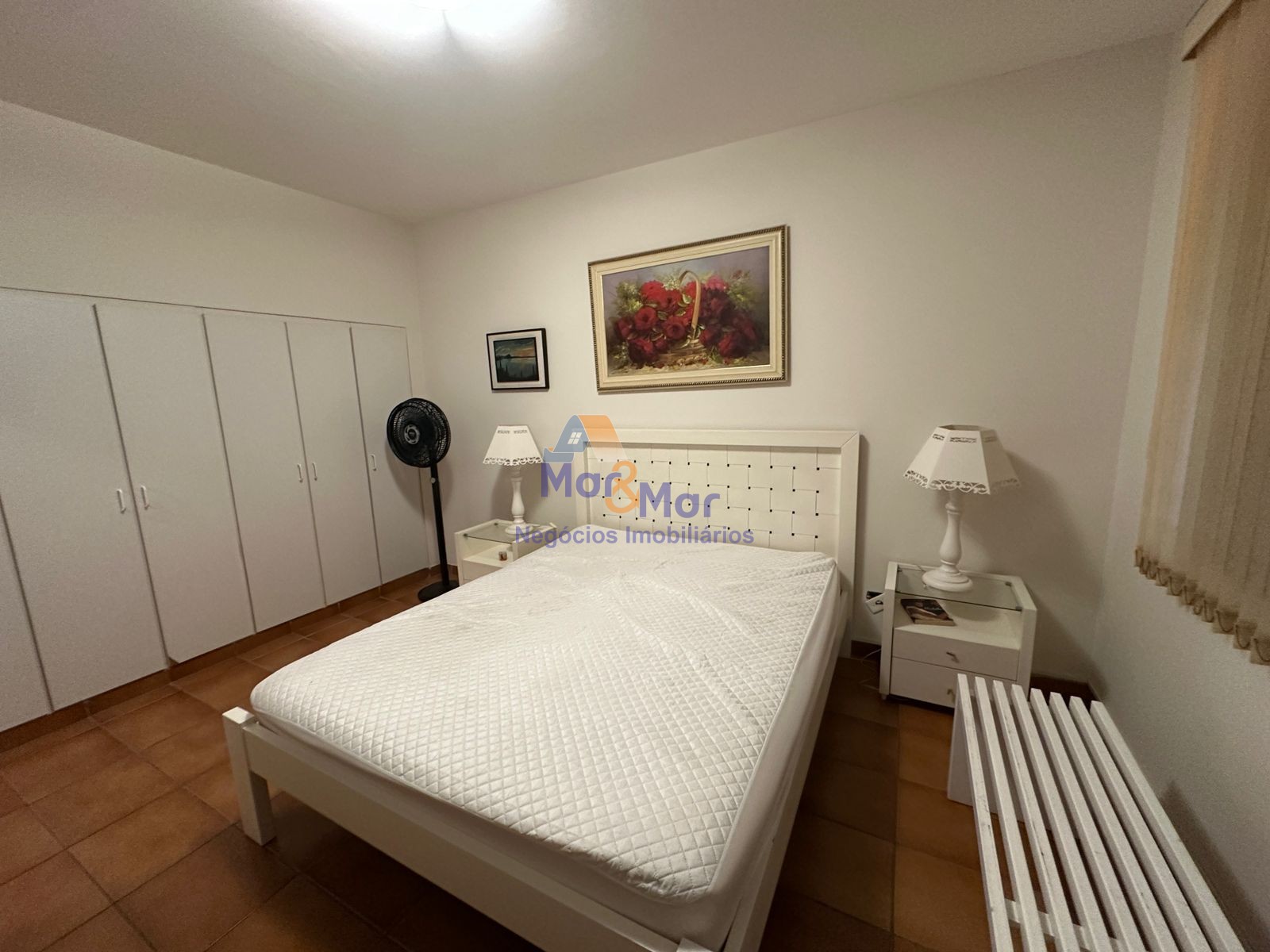 Apartamento na Praia das Pitangueiras, Guarujá - SP