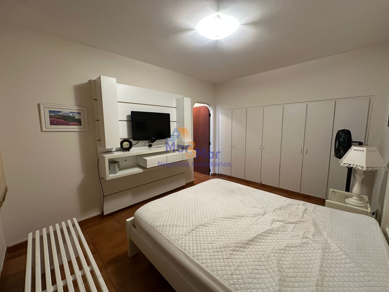 Apartamento na Praia das Pitangueiras, Guarujá - SP