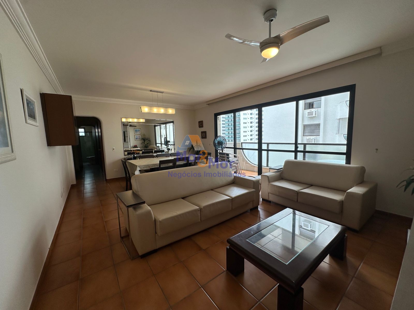 Apartamento na Praia das Pitangueiras, Guarujá - SP