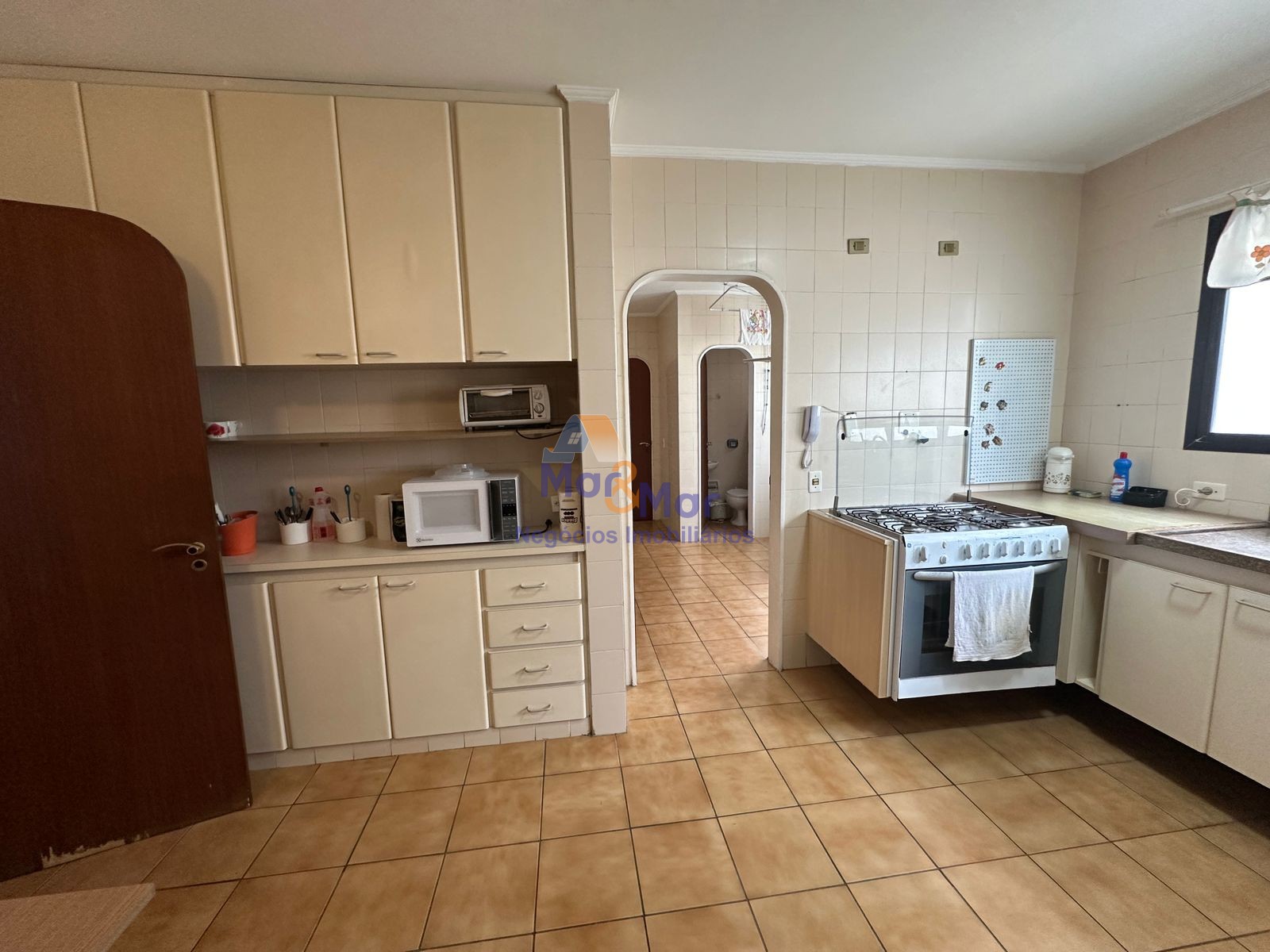 Apartamento na Praia das Pitangueiras, Guarujá - SP