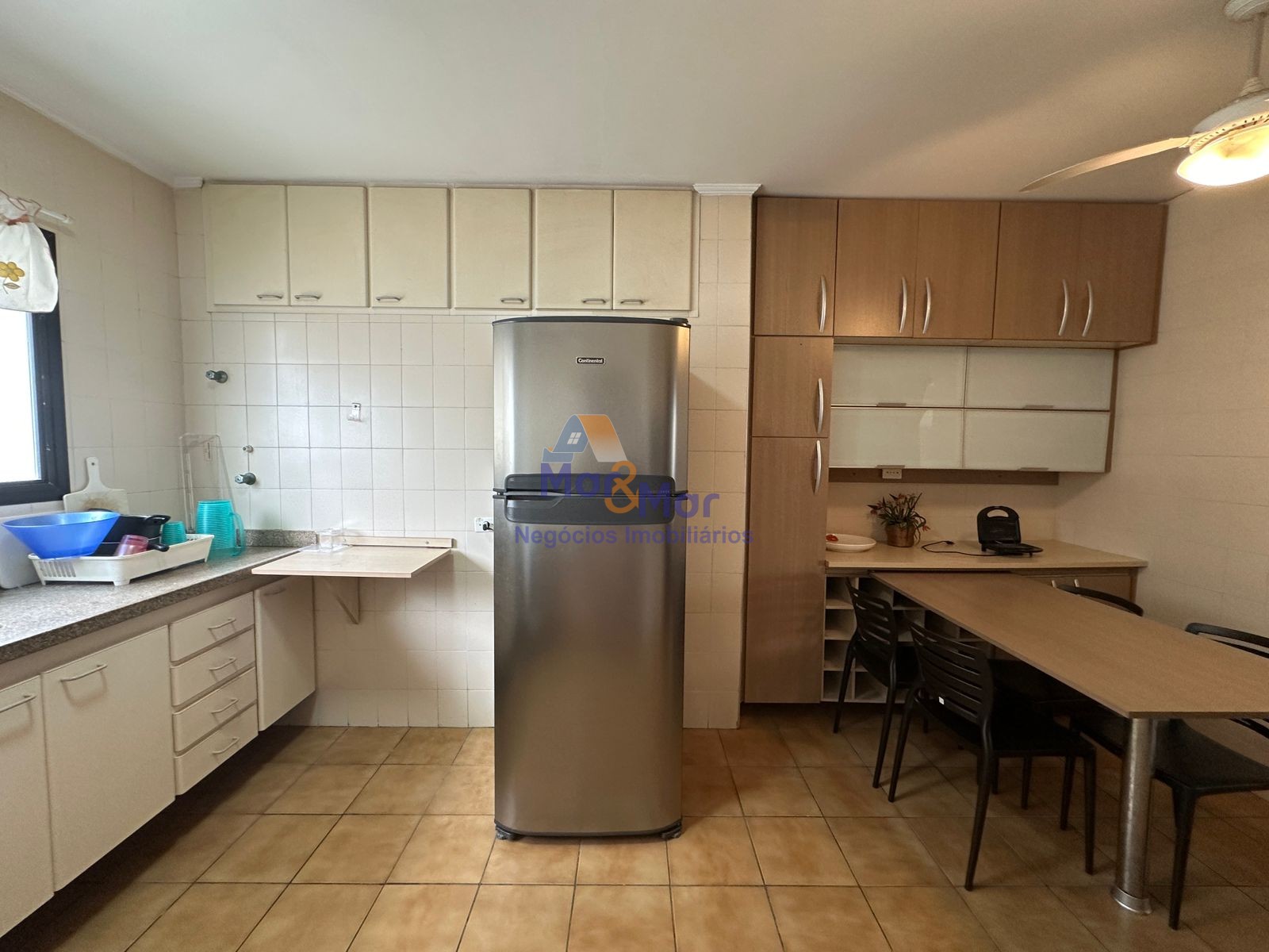 Apartamento na Praia das Pitangueiras, Guarujá - SP