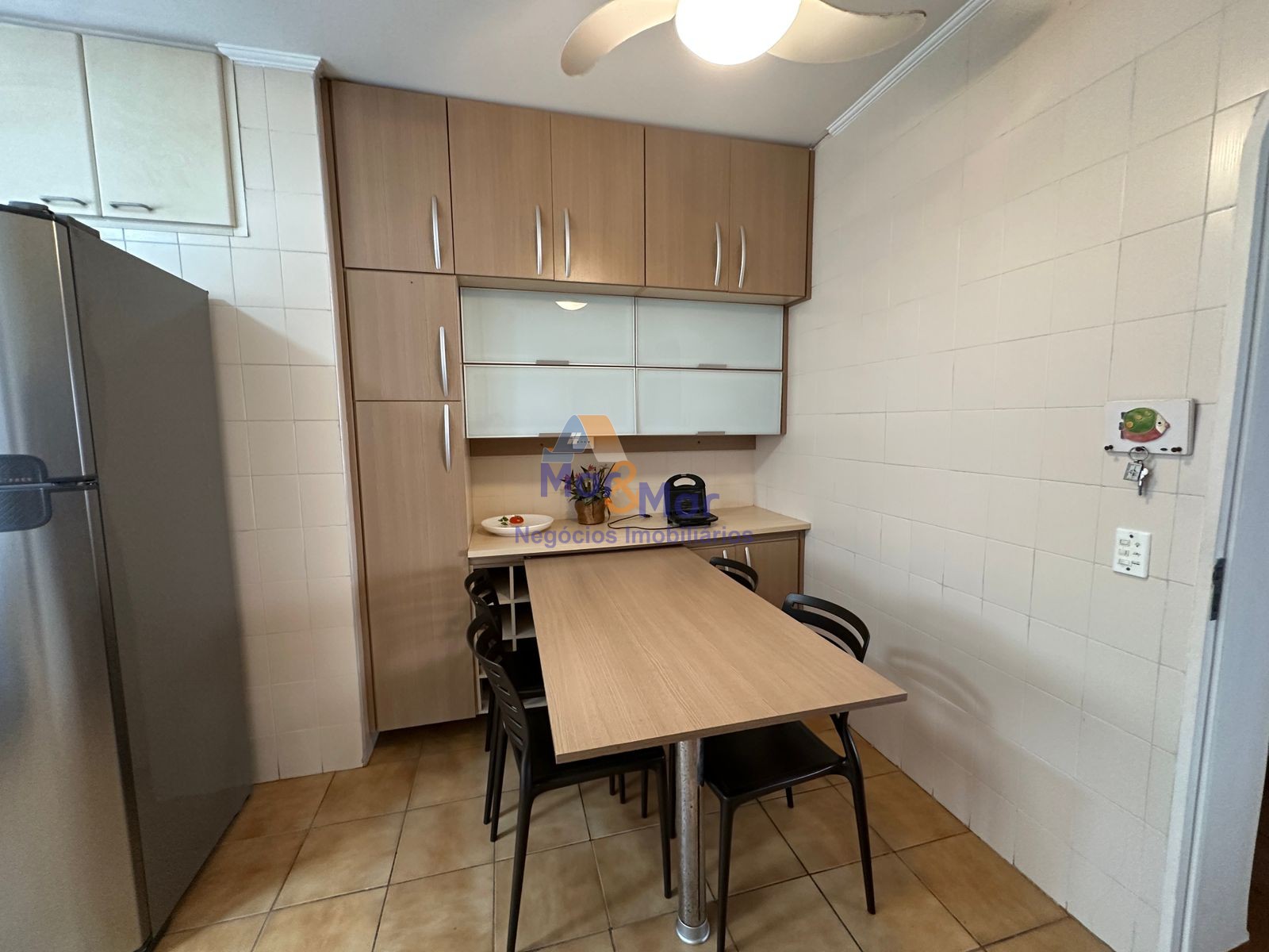 Apartamento na Praia das Pitangueiras, Guarujá - SP