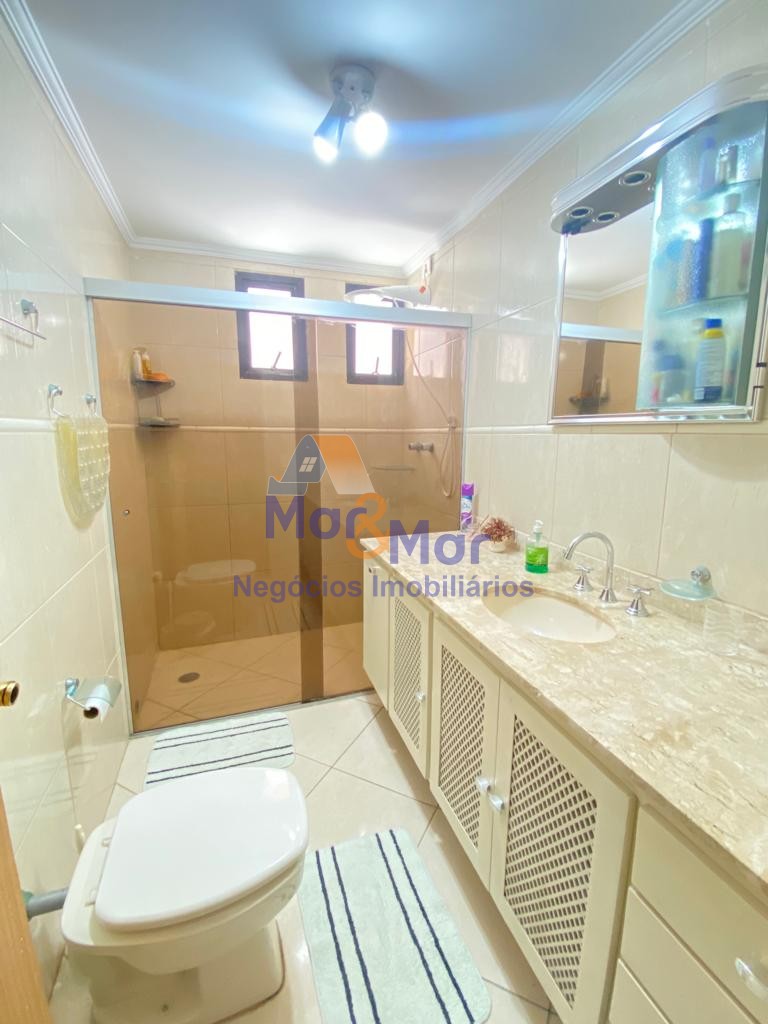 Apartamento na Praia das Pitangueiras, Guarujá - SP