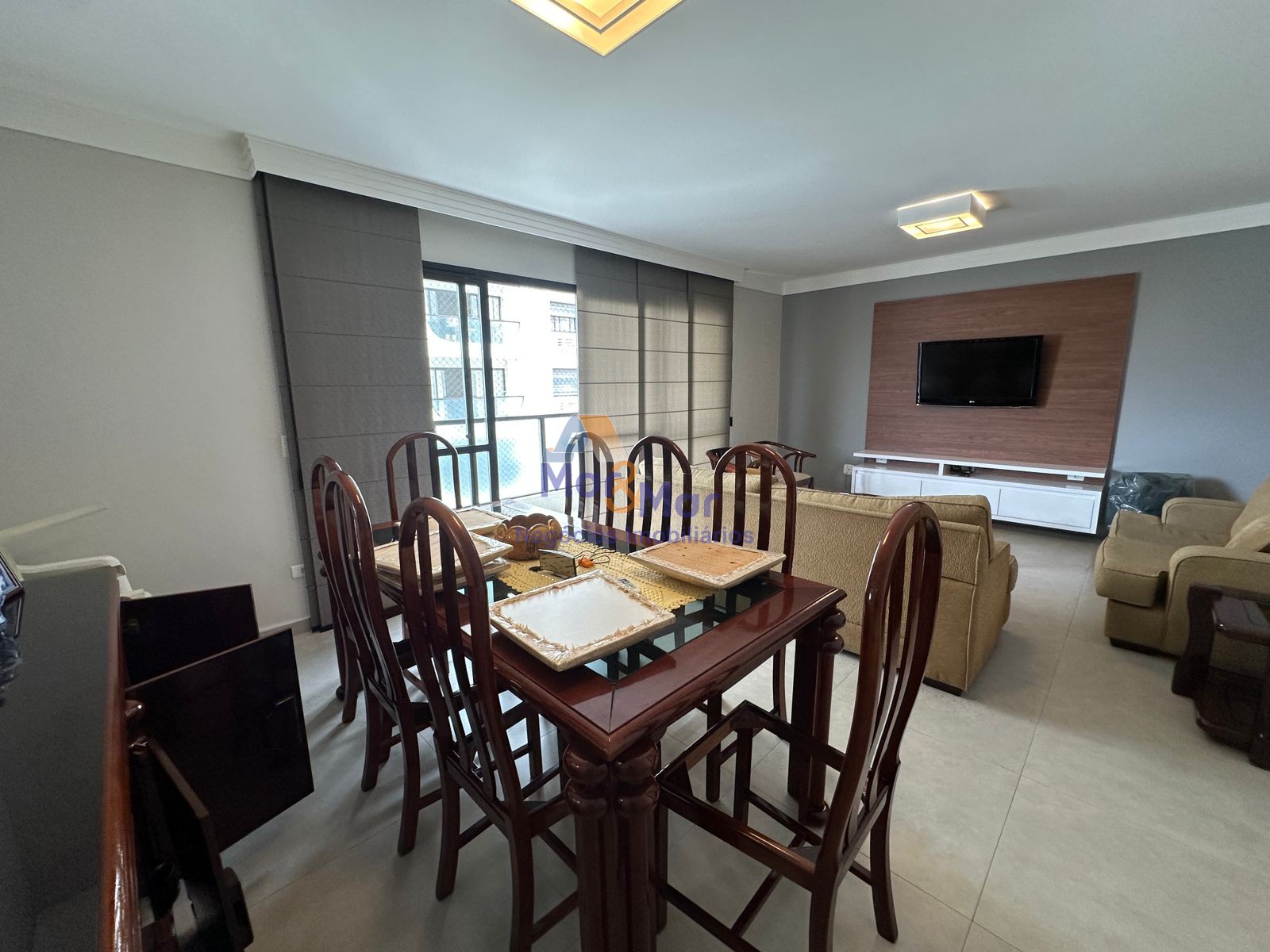 Apartamento na Praia das Pitangueiras, Guarujá - SP