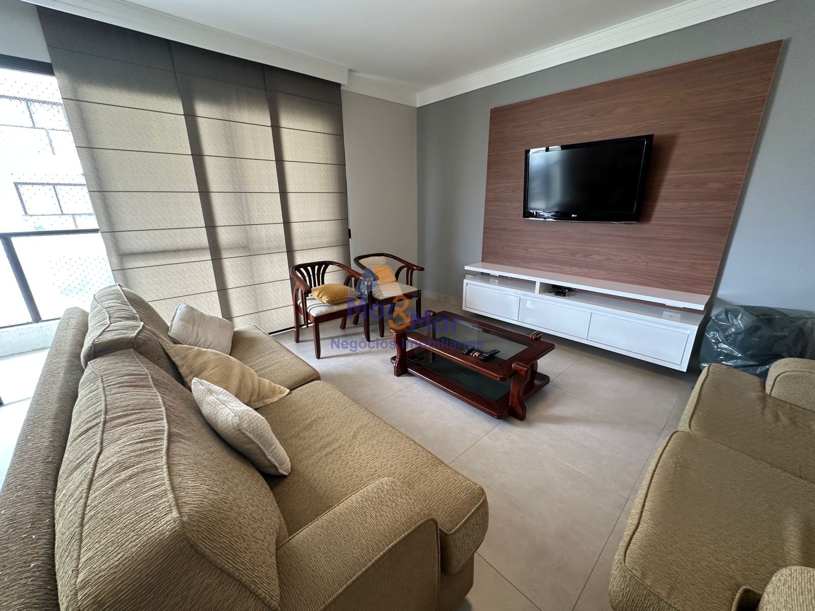 Apartamento na Praia das Pitangueiras, Guarujá - SP