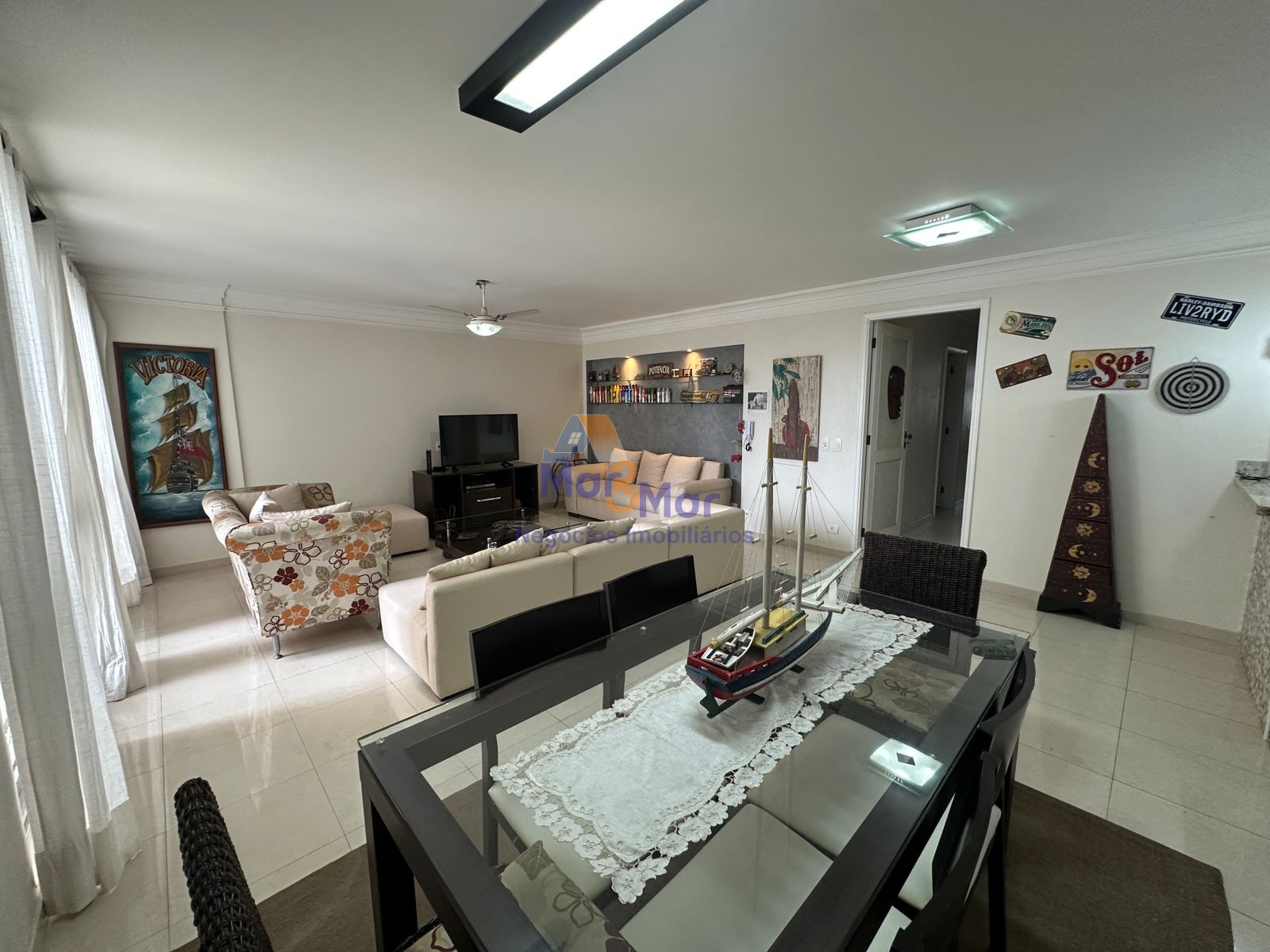Apartamento Frente ao Mar, Pitangueiras, Guarujá - SP