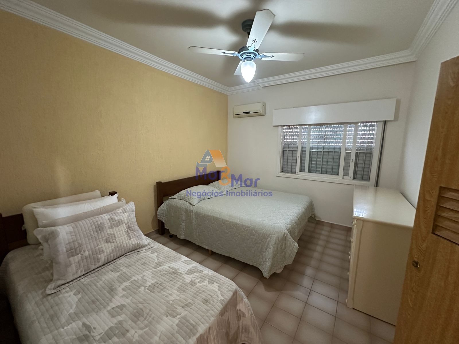 Apartamento Frente ao Mar, Praia Pitangueiras, Guarujá - SP