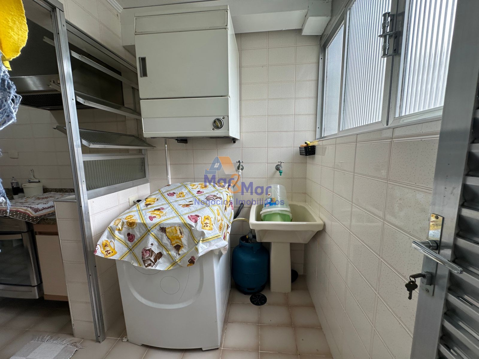 Apartamento Frente ao Mar, Praia Pitangueiras, Guarujá - SP