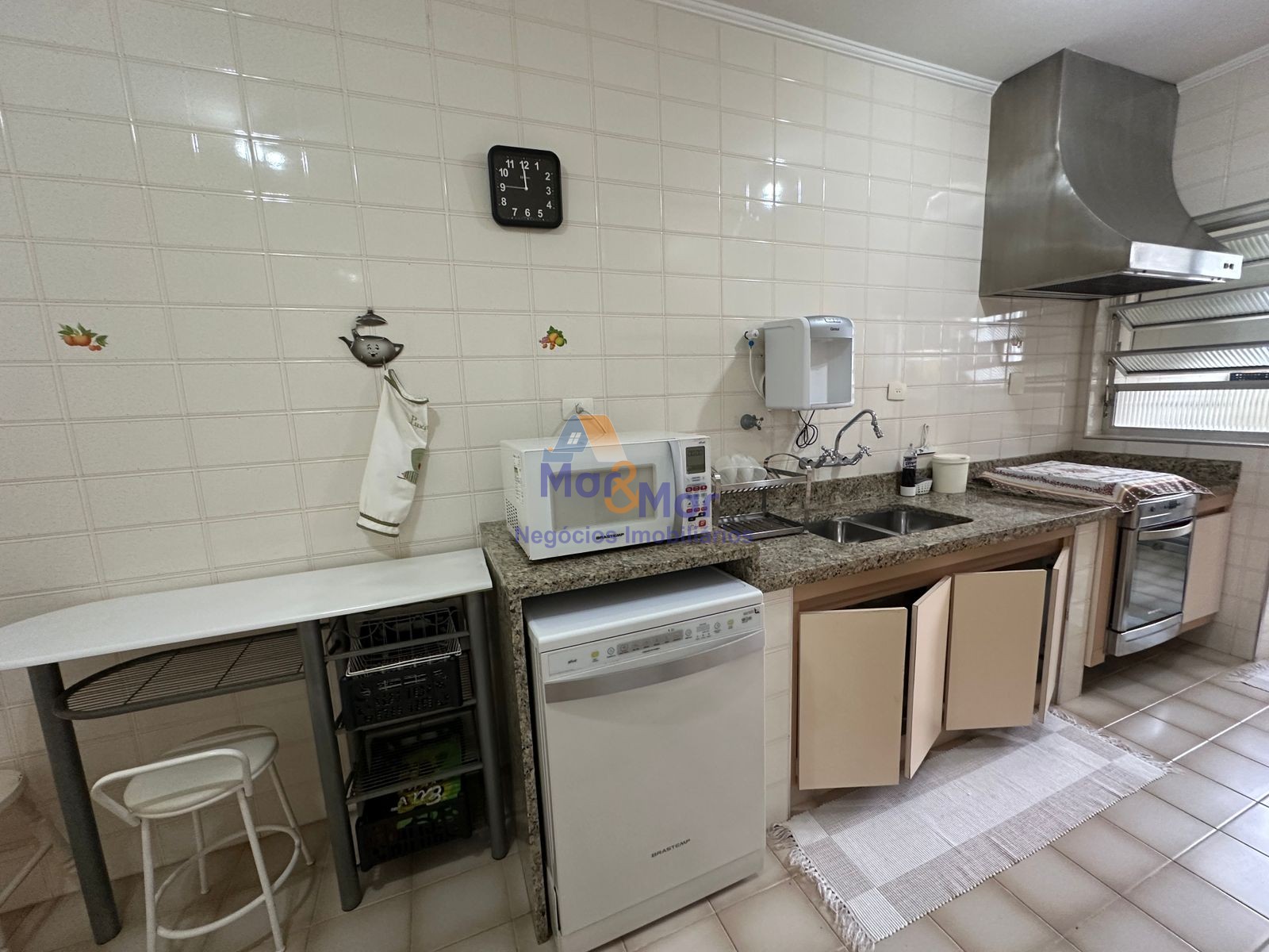 Apartamento Frente ao Mar, Praia Pitangueiras, Guarujá - SP