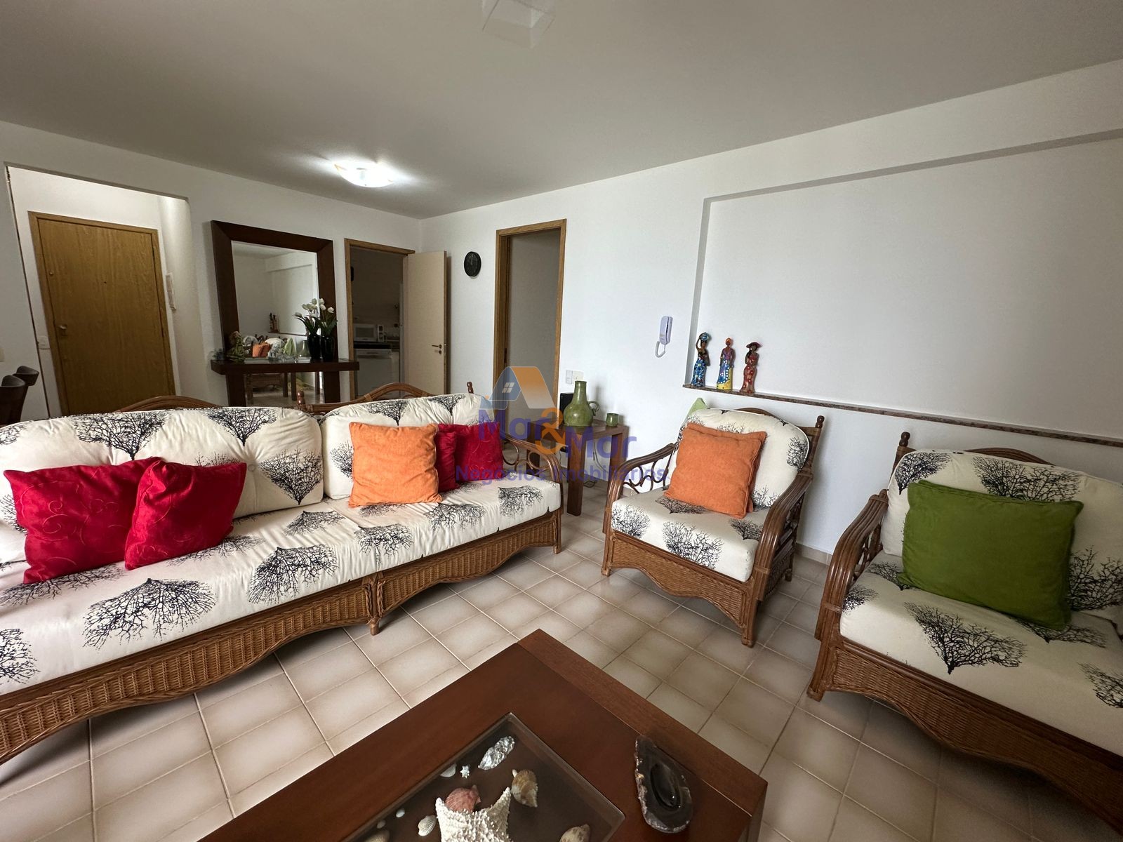 Apartamento Frente ao Mar, Praia Pitangueiras, Guarujá - SP