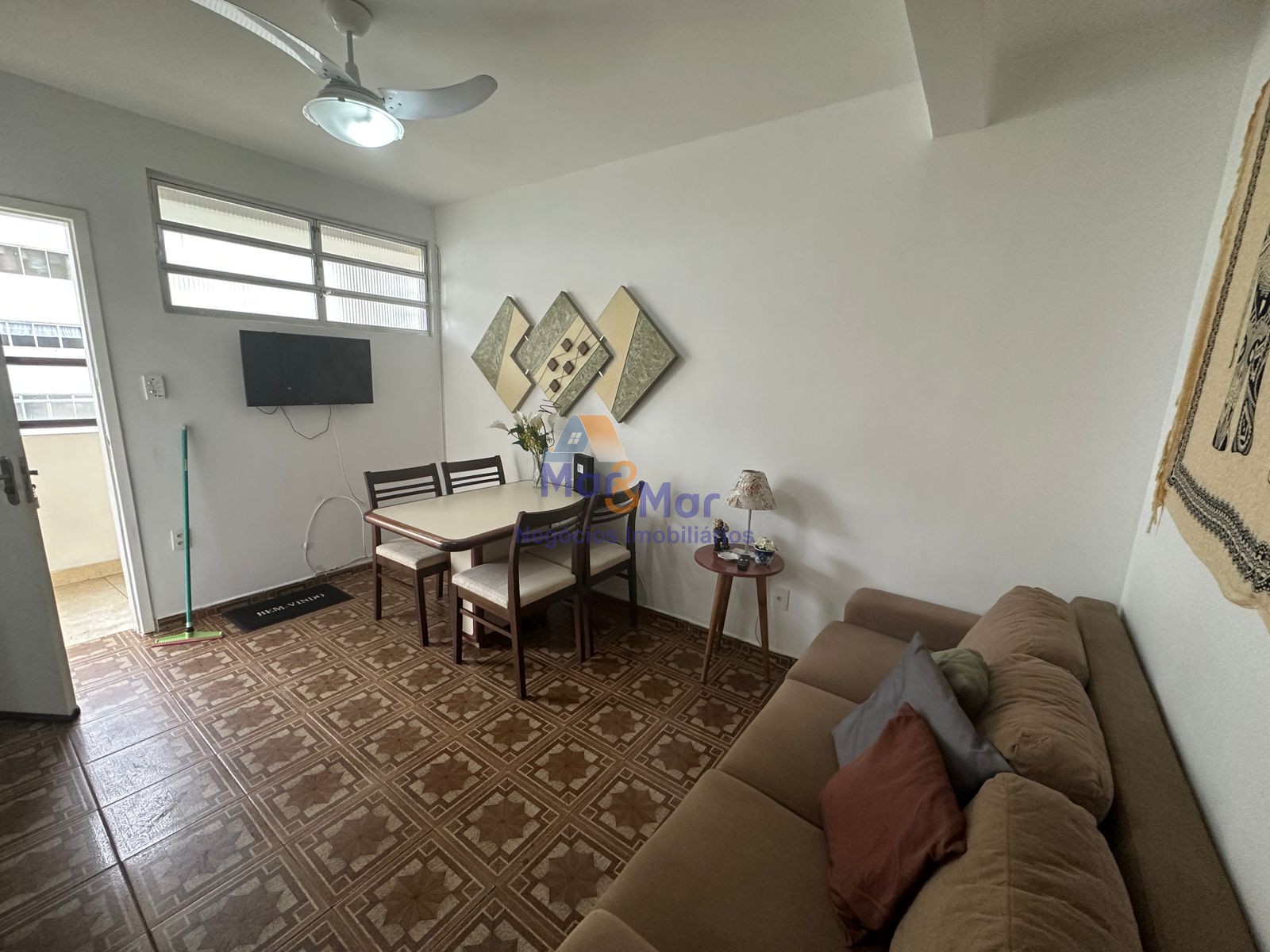 Apartamento na Praia das Pitangueiras, Guarujá - SP