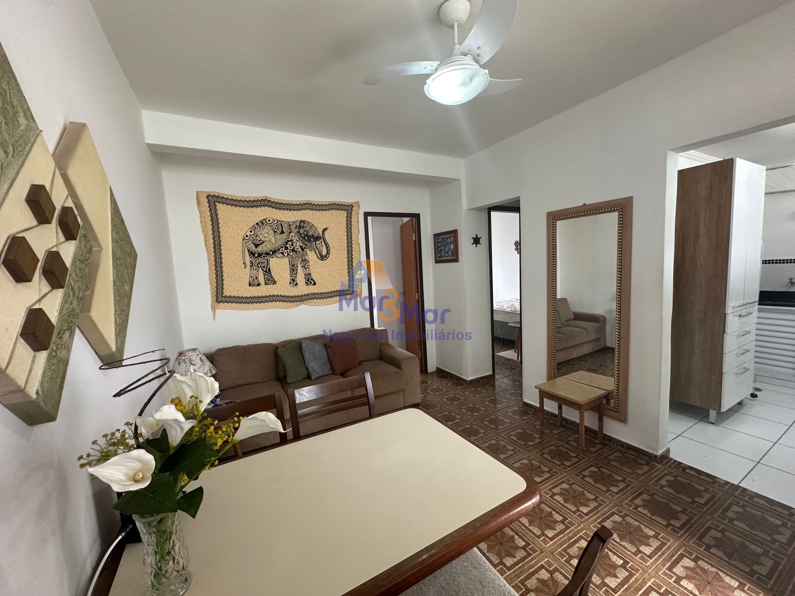 Apartamento na Praia das Pitangueiras, Guarujá - SP