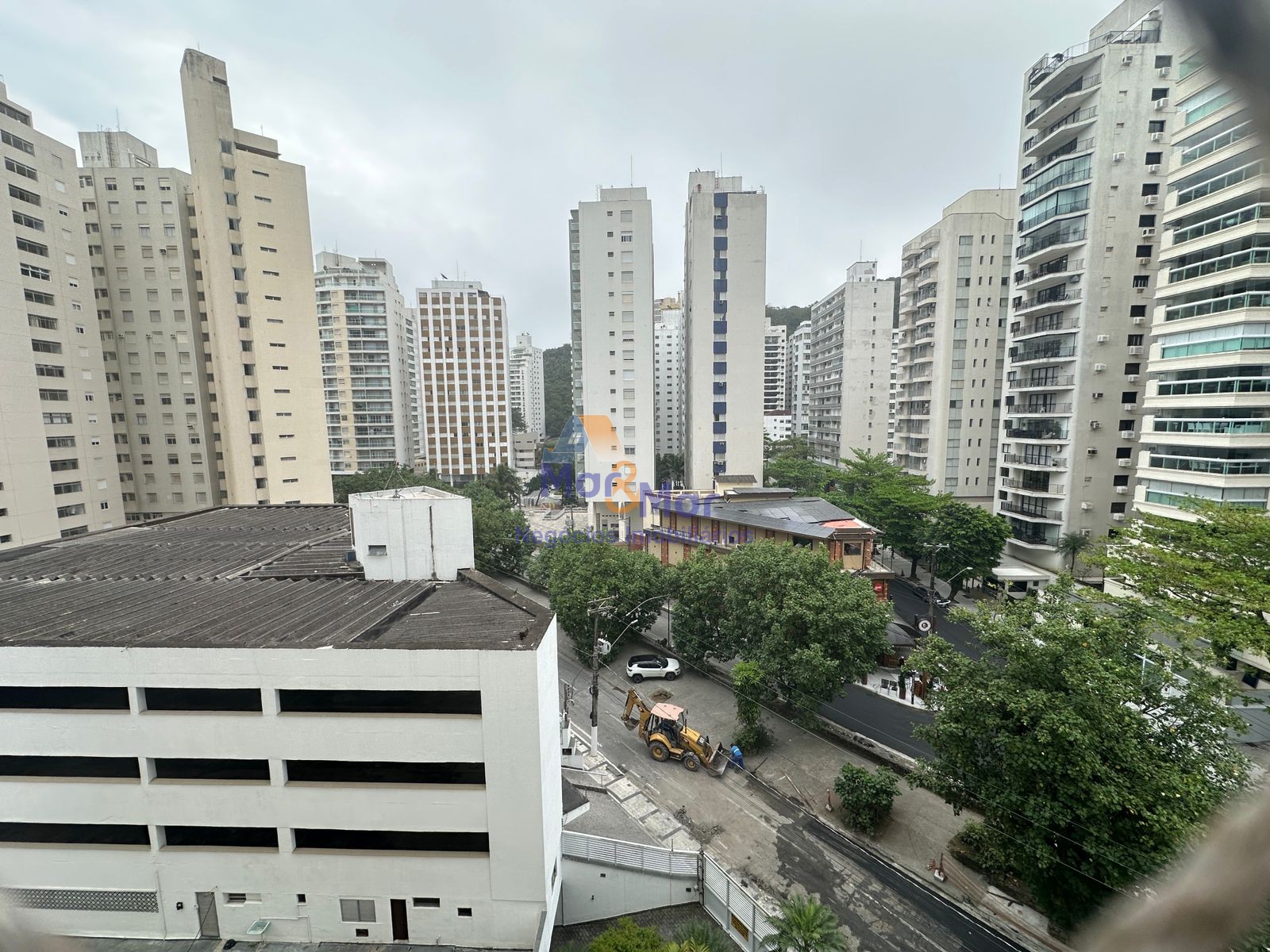 Apartamento na Praia das Pitangueiras, Guarujá - SP