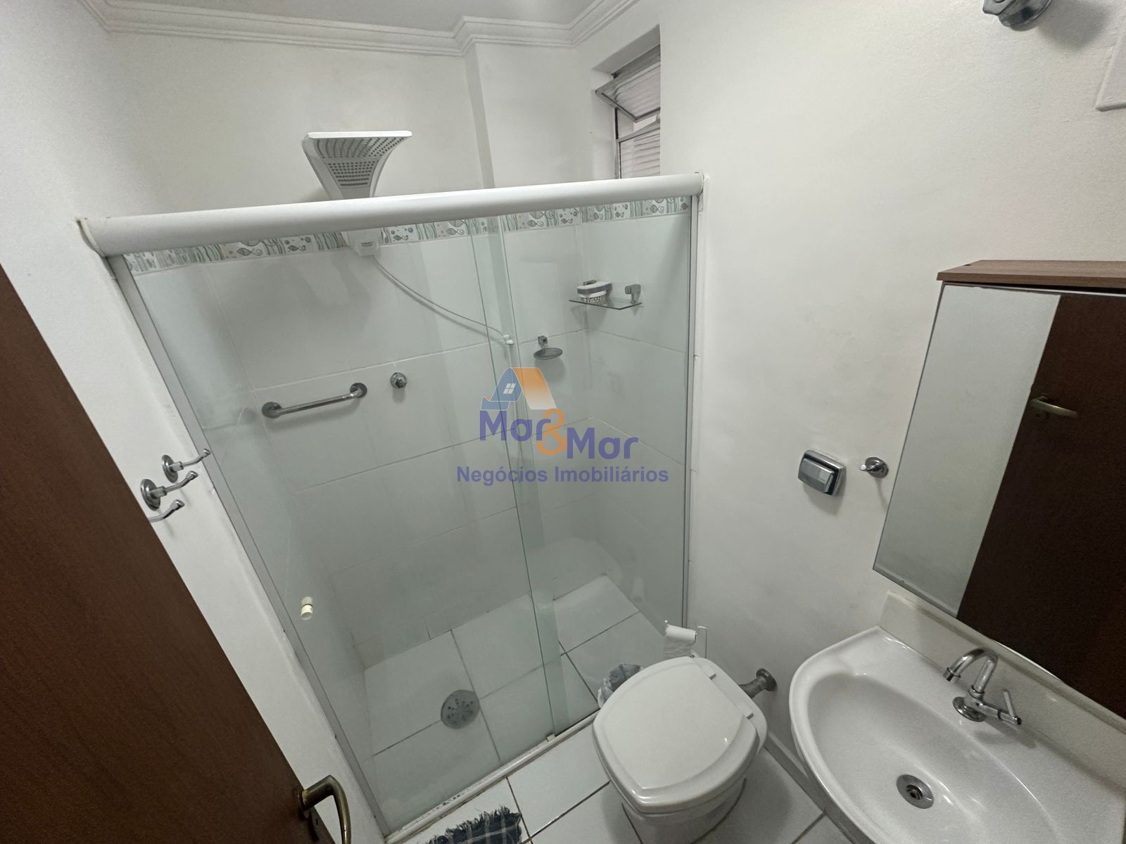 Apartamento na Praia das Pitangueiras, Guarujá - SP