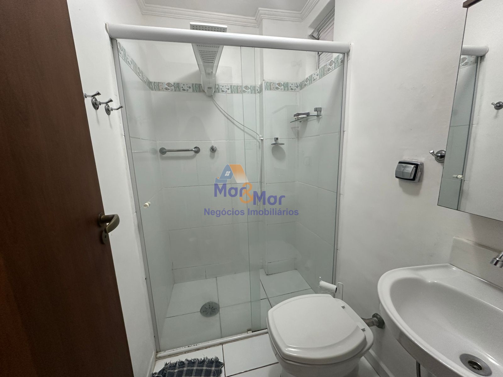 Apartamento na Praia das Pitangueiras, Guarujá - SP