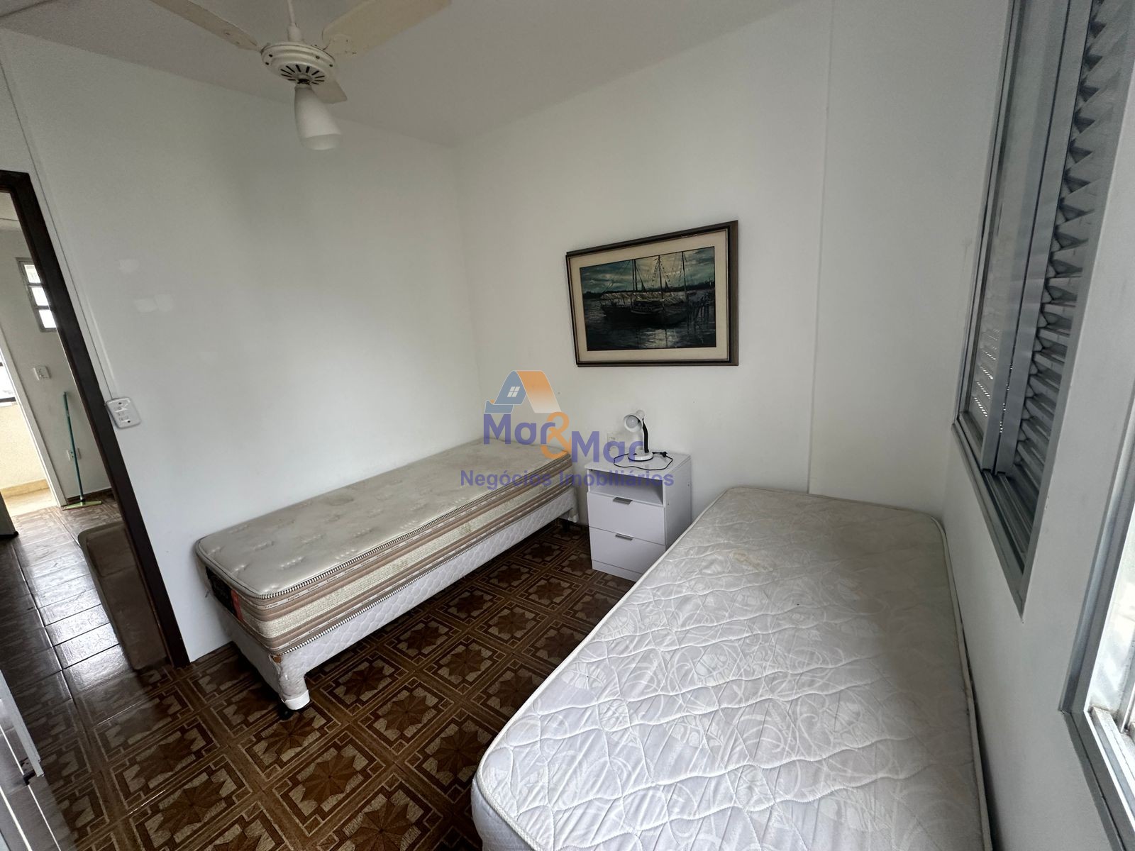 Apartamento na Praia das Pitangueiras, Guarujá - SP