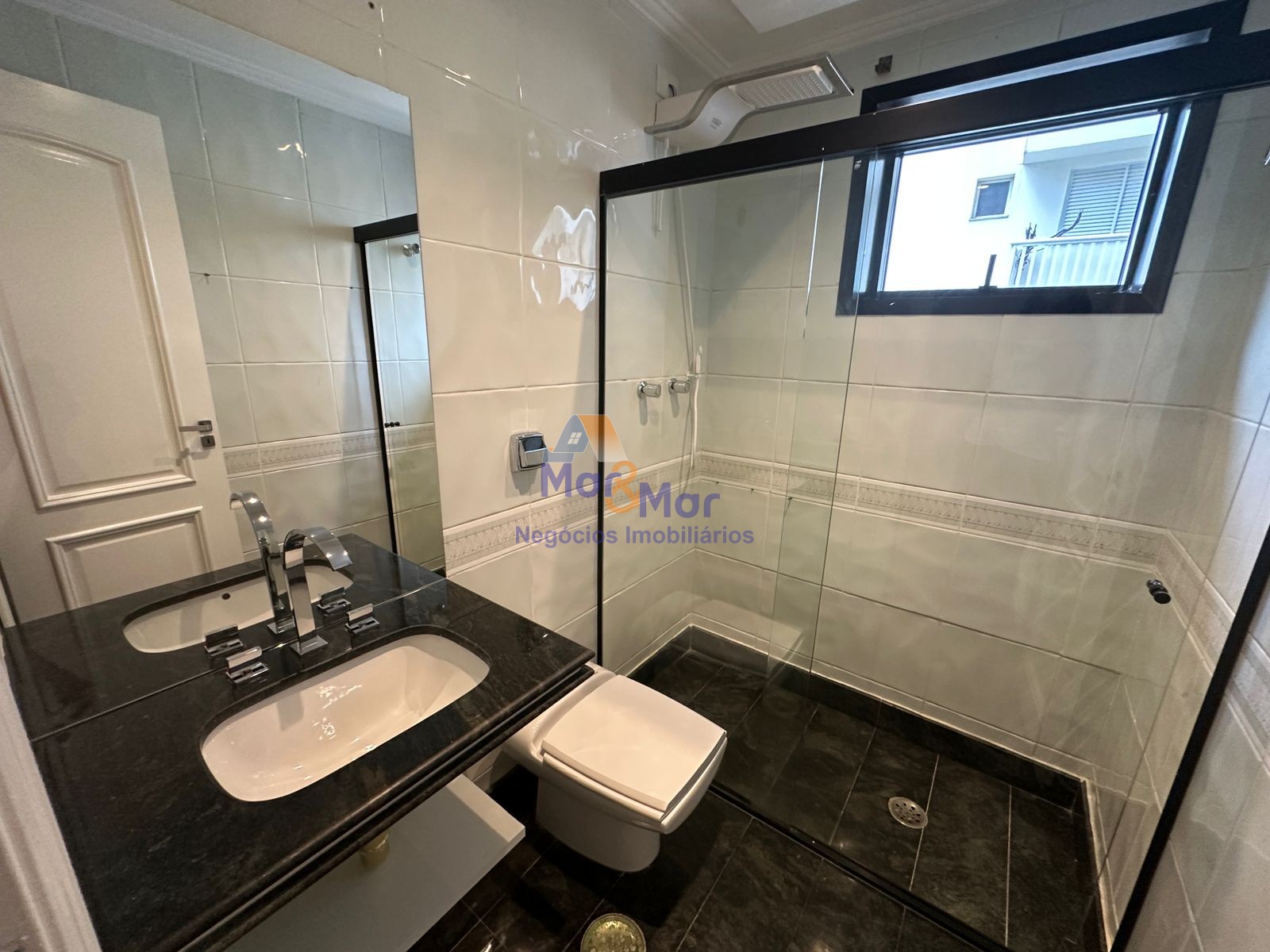 Apartamento Duplex na Praia das Pitangueiras, Guarujá - SP