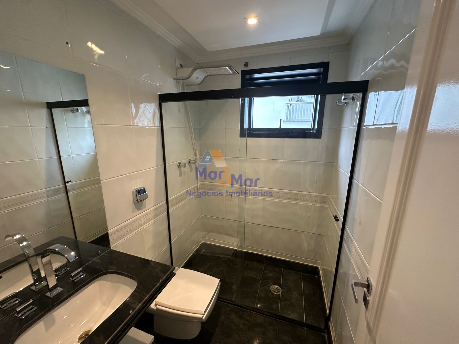 Apartamento Duplex na Praia das Pitangueiras, Guarujá - SP