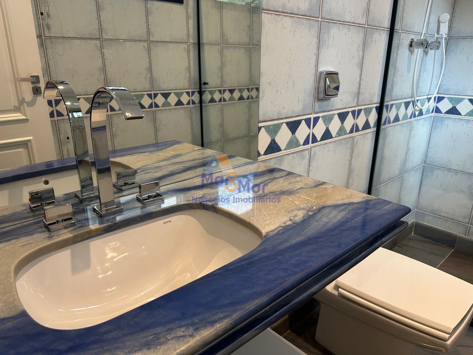 Apartamento Duplex na Praia das Pitangueiras, Guarujá - SP