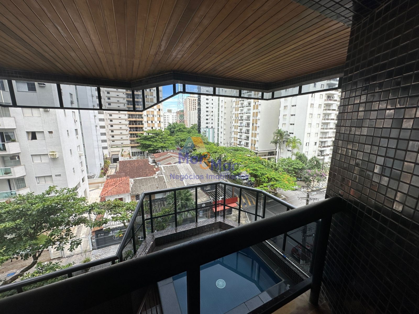 Apartamento Duplex na Praia das Pitangueiras, Guarujá - SP
