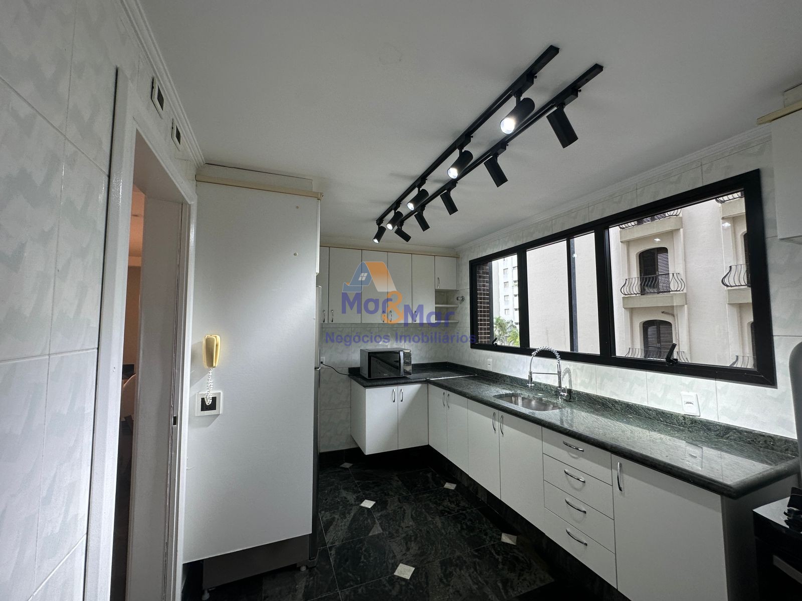 Apartamento Duplex na Praia das Pitangueiras, Guarujá - SP