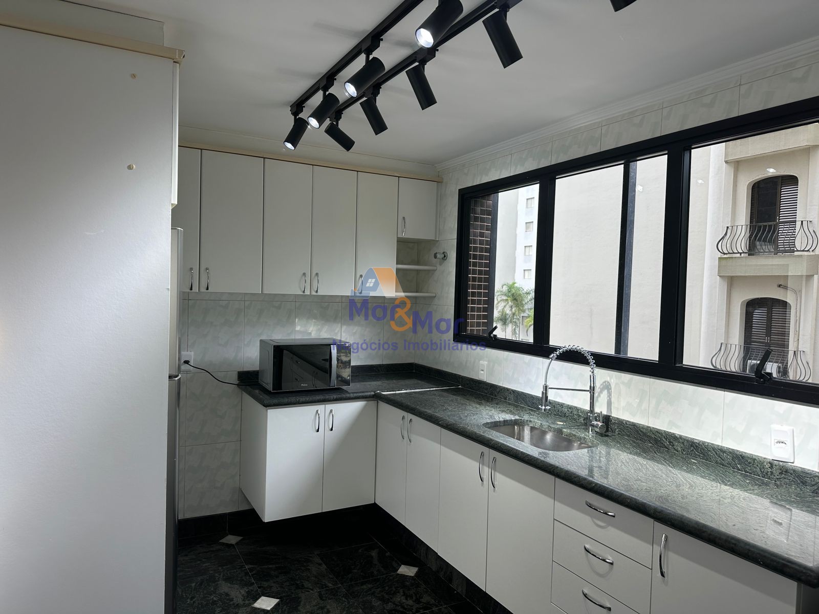 Apartamento Duplex na Praia das Pitangueiras, Guarujá - SP