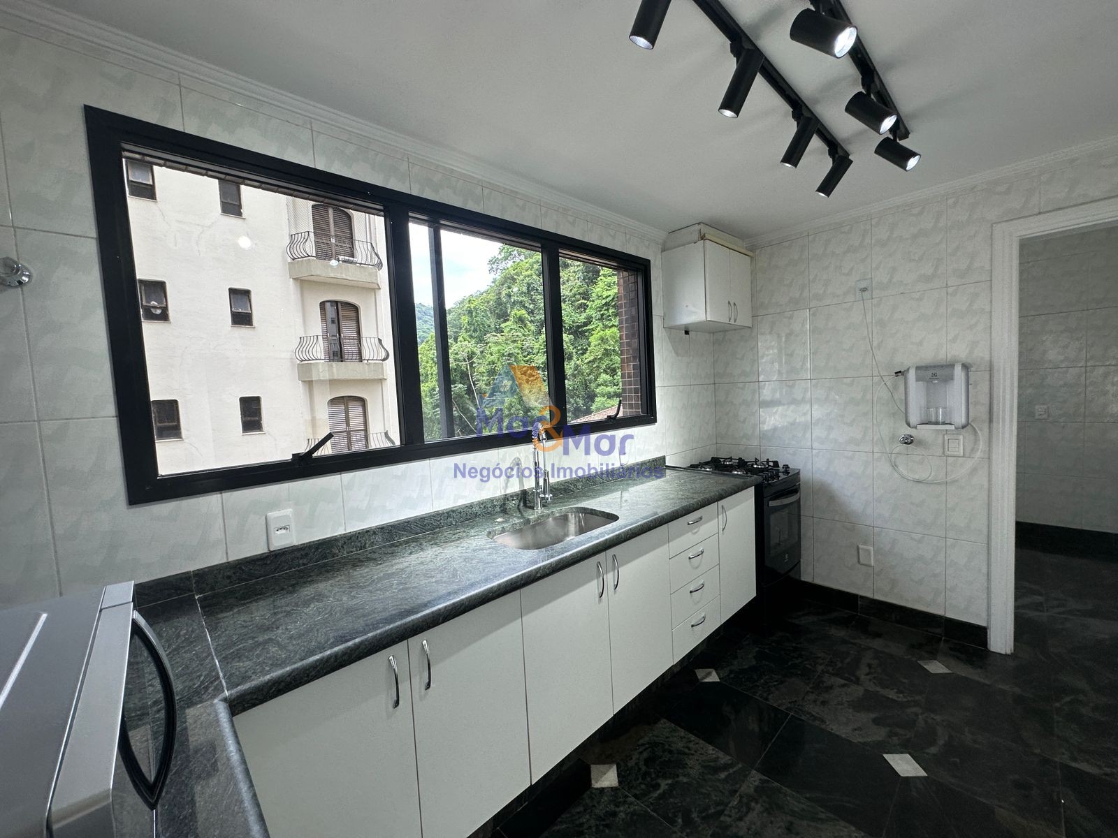 Apartamento Duplex na Praia das Pitangueiras, Guarujá - SP