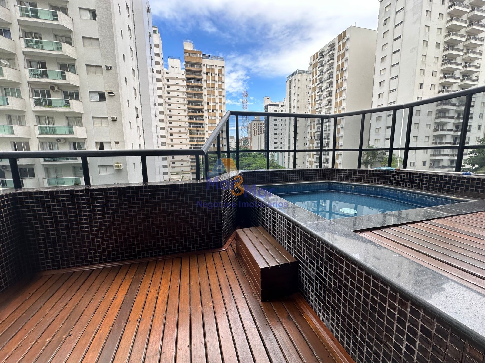 Apartamento Duplex na Praia das Pitangueiras, Guarujá - SP