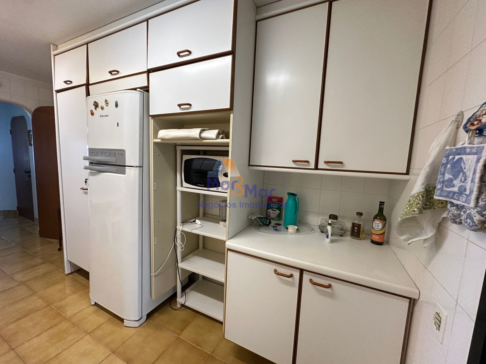 Apartamento na Praia das Pitangueiras, Guarujá - SP