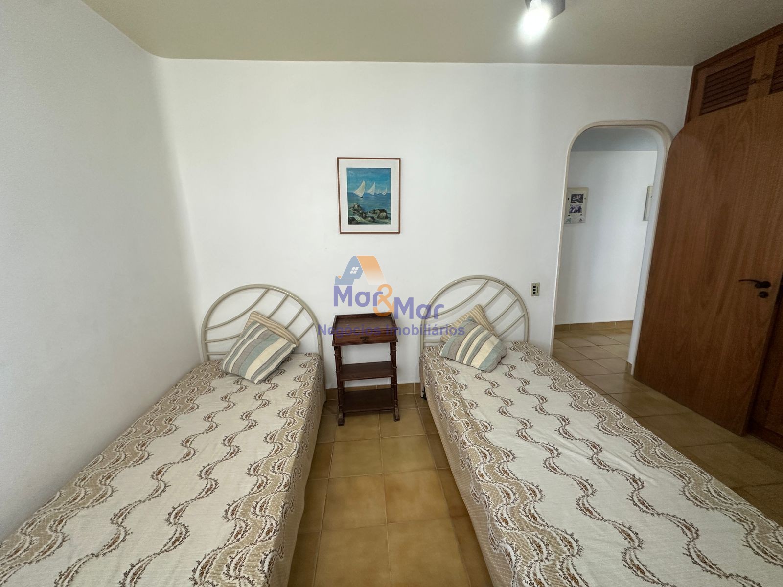 Apartamento na Praia das Pitangueiras, Guarujá - SP