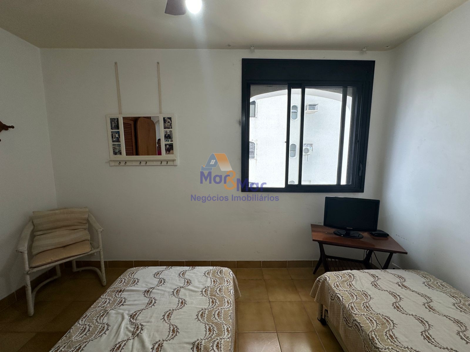 Apartamento na Praia das Pitangueiras, Guarujá - SP
