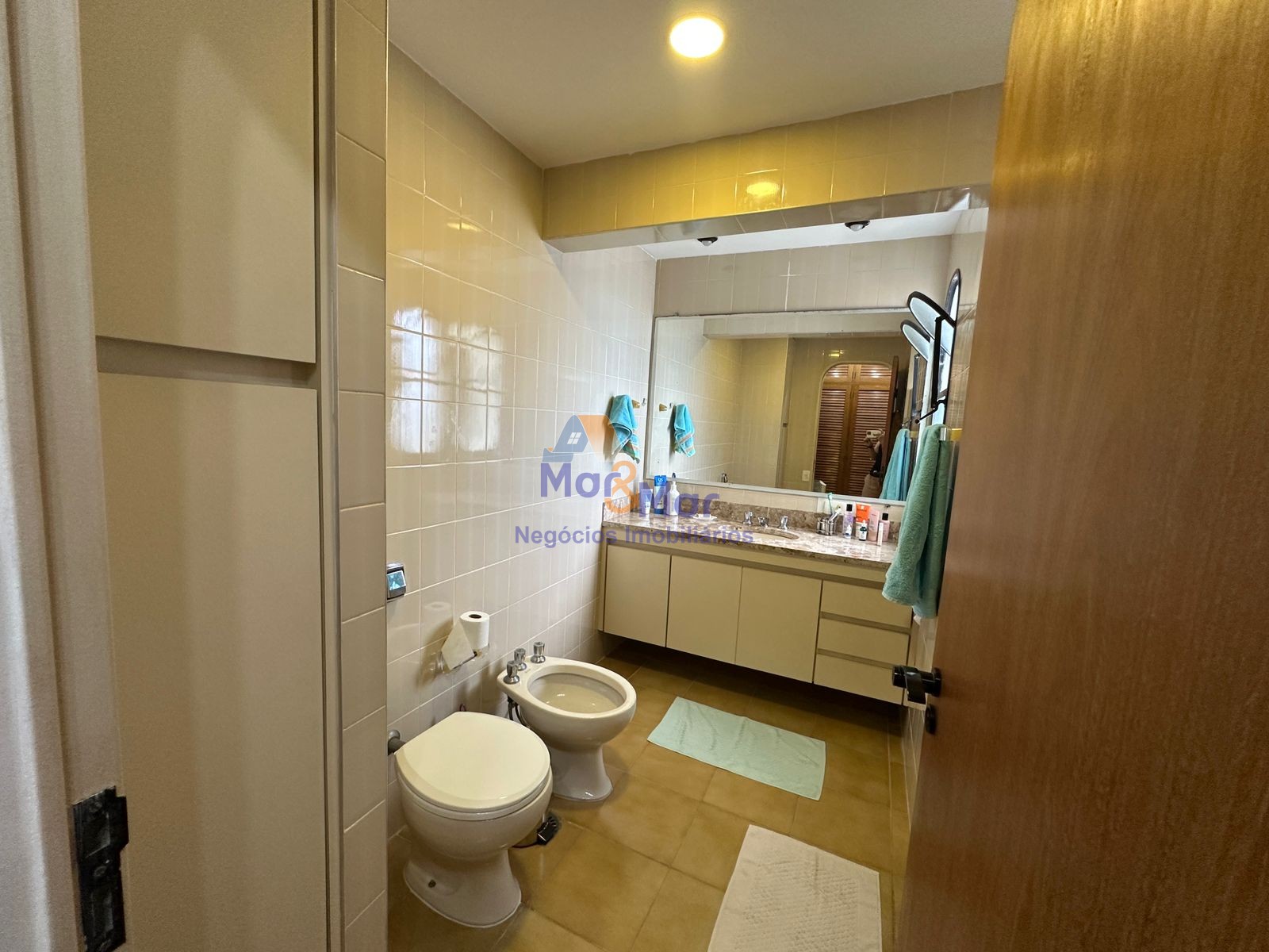 Apartamento na Praia das Pitangueiras, Guarujá - SP