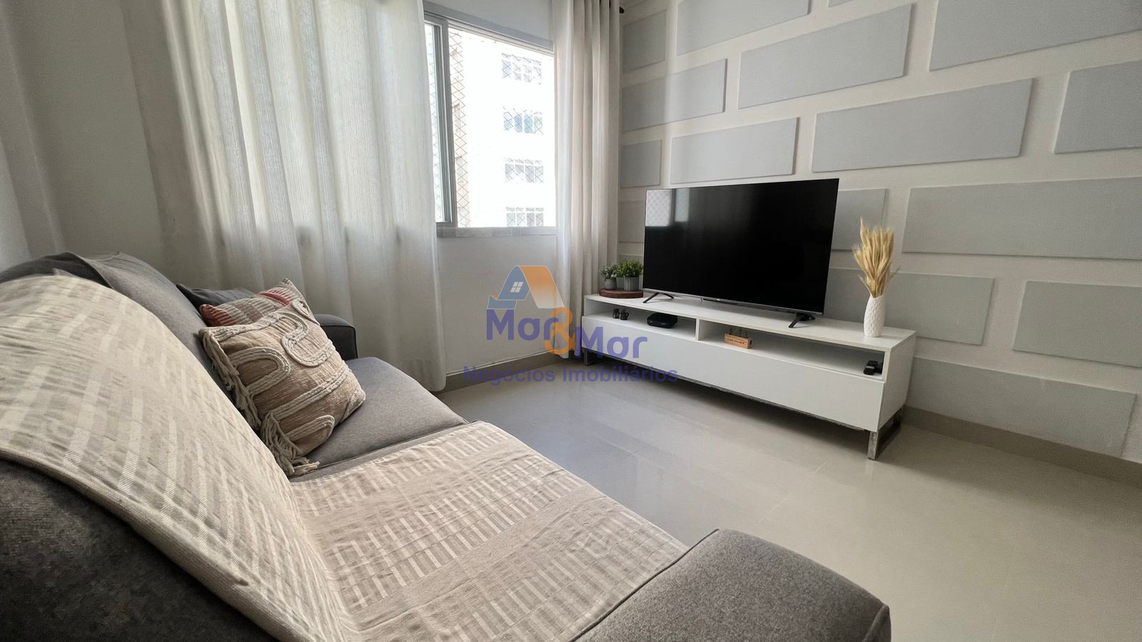 Apartamento na Praia das Pitangueiras, Guarujá - SP