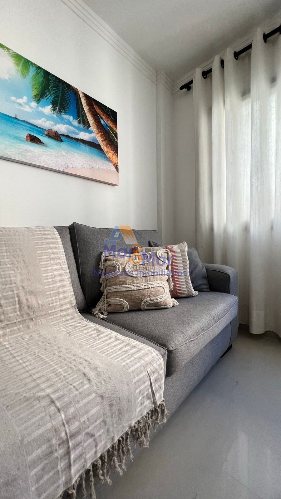 Apartamento na Praia das Pitangueiras, Guarujá - SP