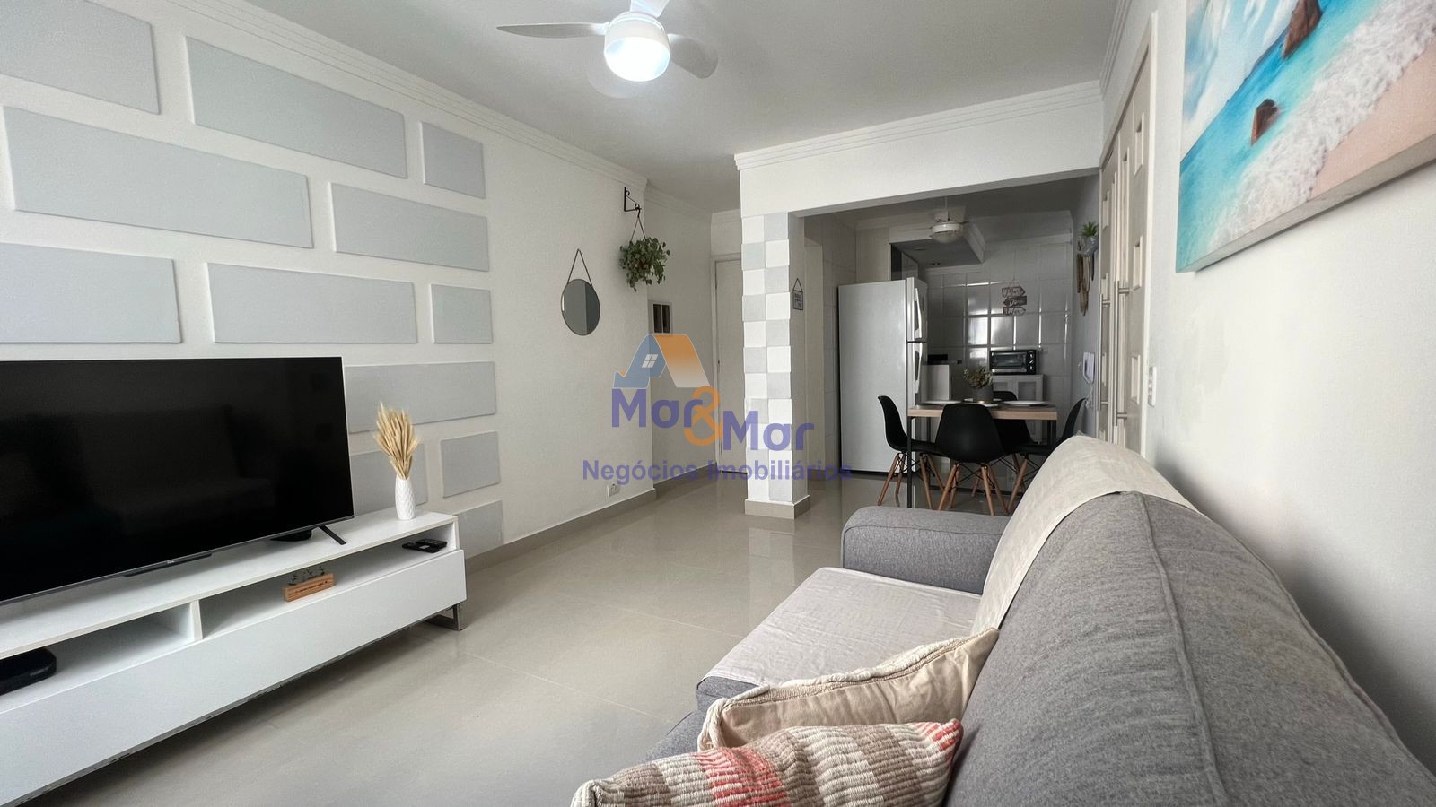 Apartamento na Praia das Pitangueiras, Guarujá - SP