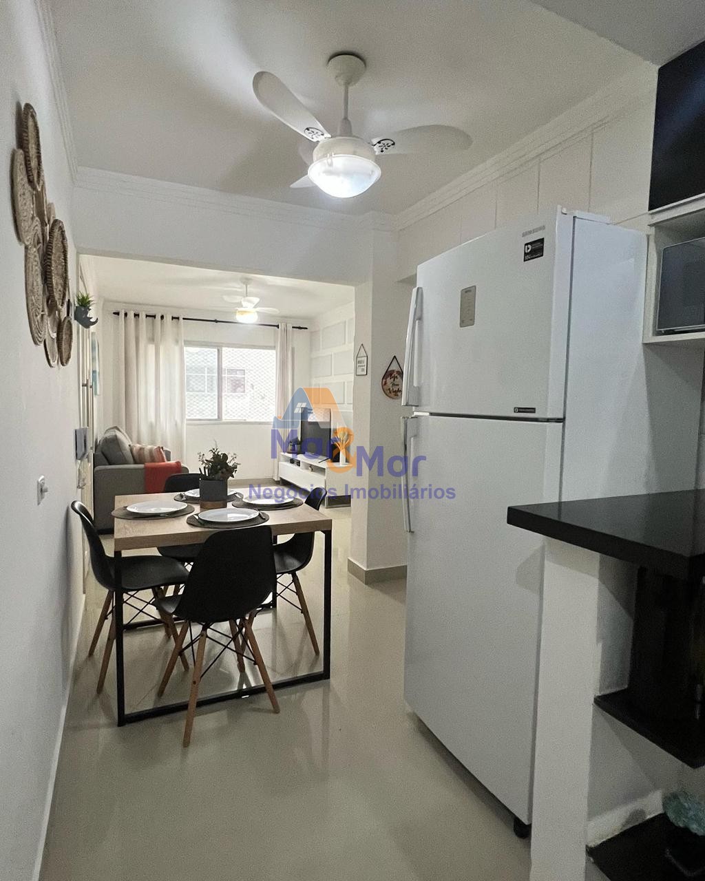 Apartamento na Praia das Pitangueiras, Guarujá - SP