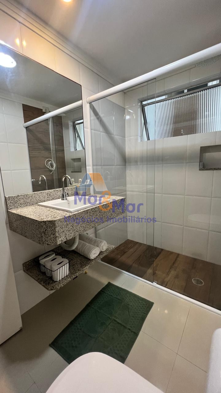 Apartamento na Praia das Pitangueiras, Guarujá - SP