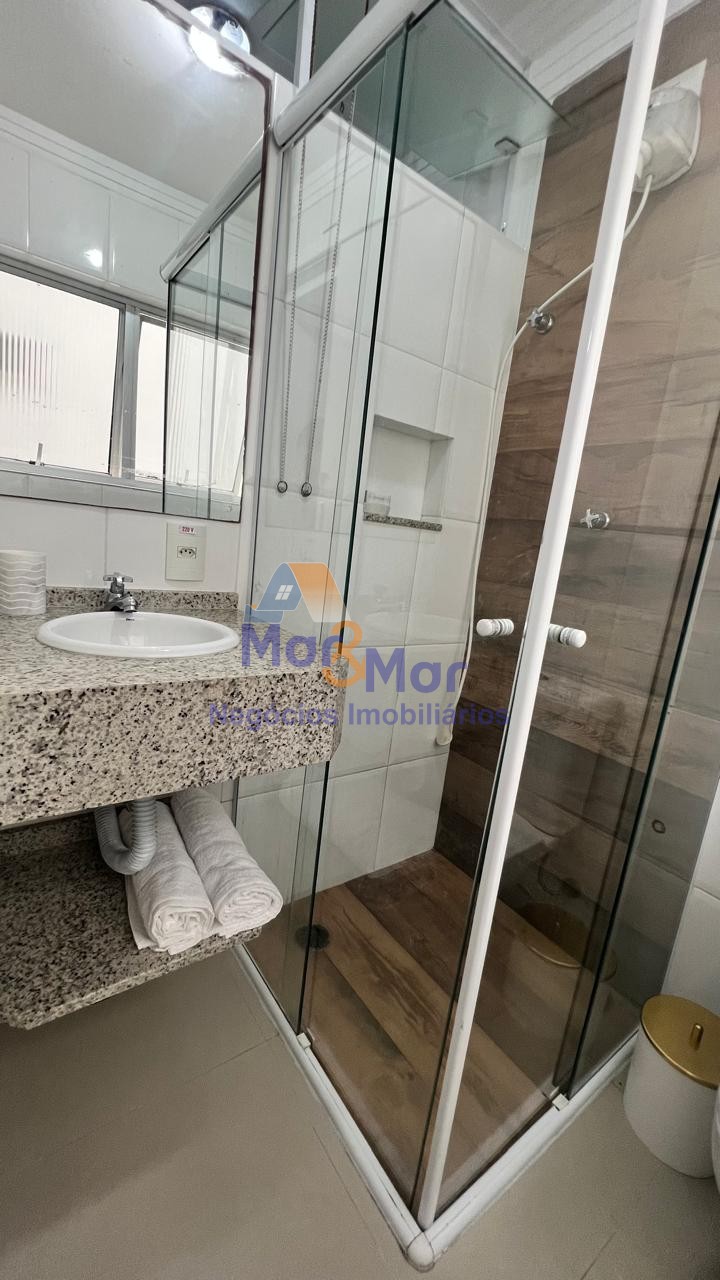 Apartamento na Praia das Pitangueiras, Guarujá - SP