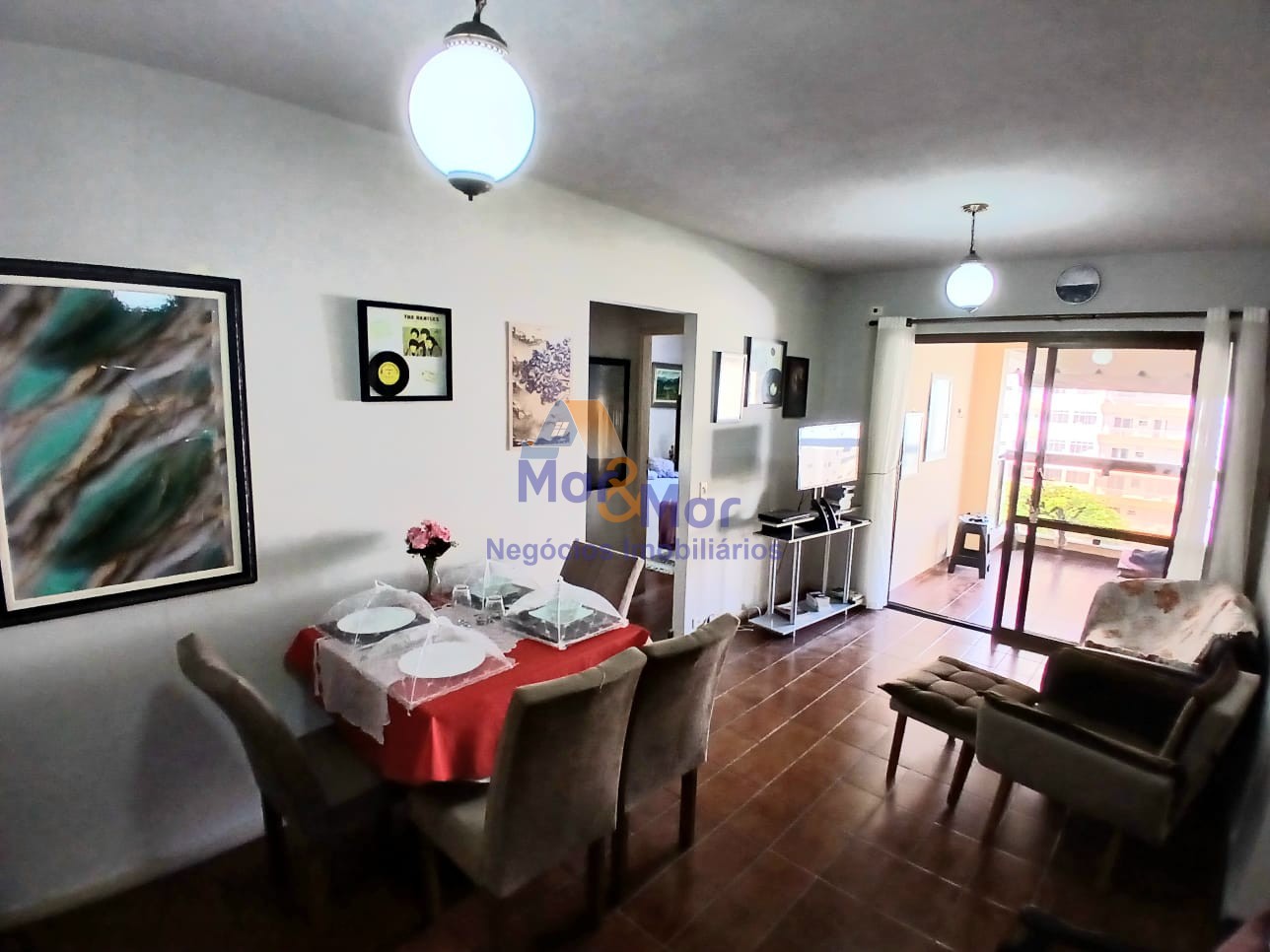 Apartamento na Praia das Pitangueiras, Guarujá - SP