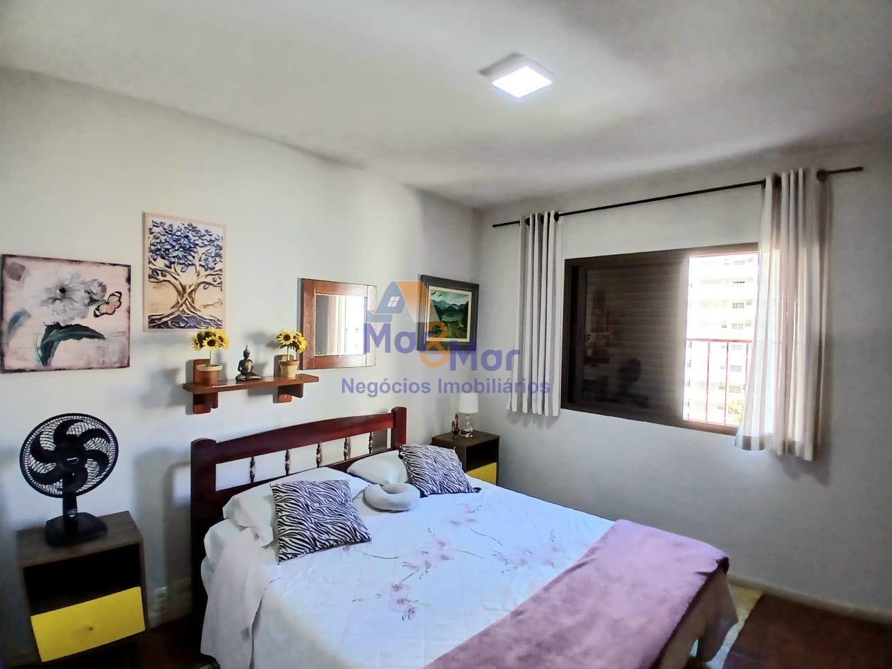 Apartamento na Praia das Pitangueiras, Guarujá - SP