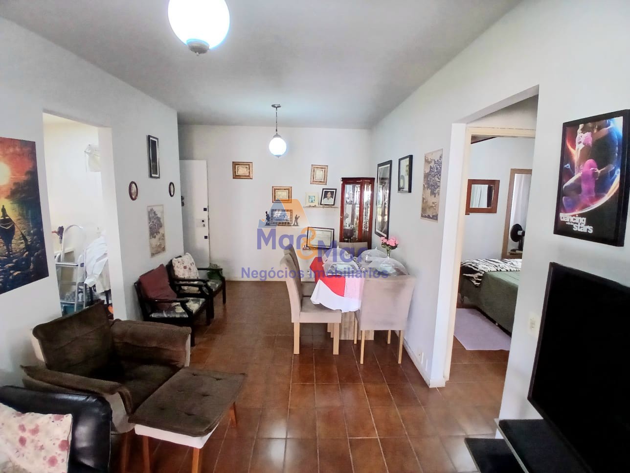 Apartamento na Praia das Pitangueiras, Guarujá - SP