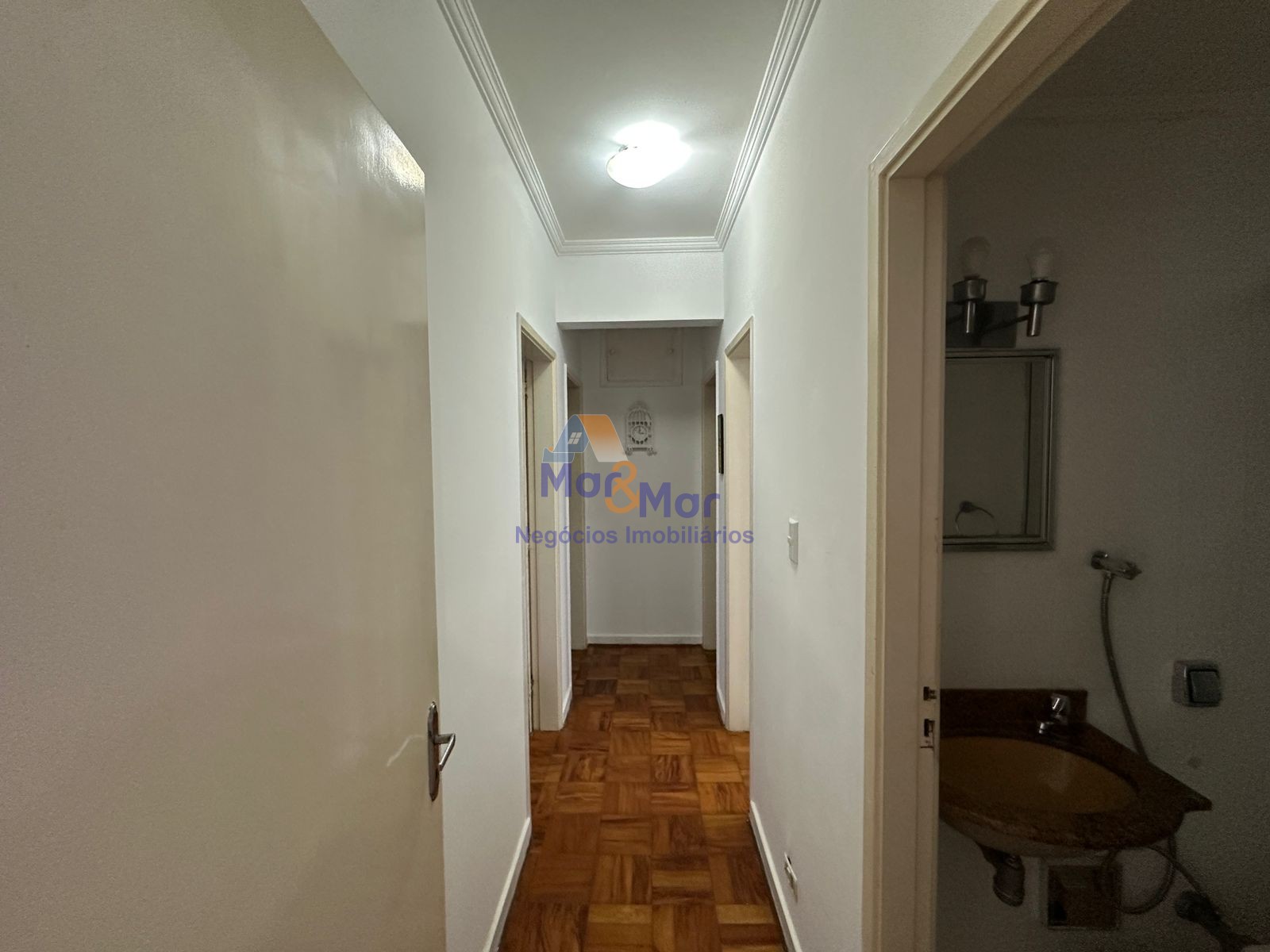 Apartamento na Praia das Pitangueiras, Guarujá - SP