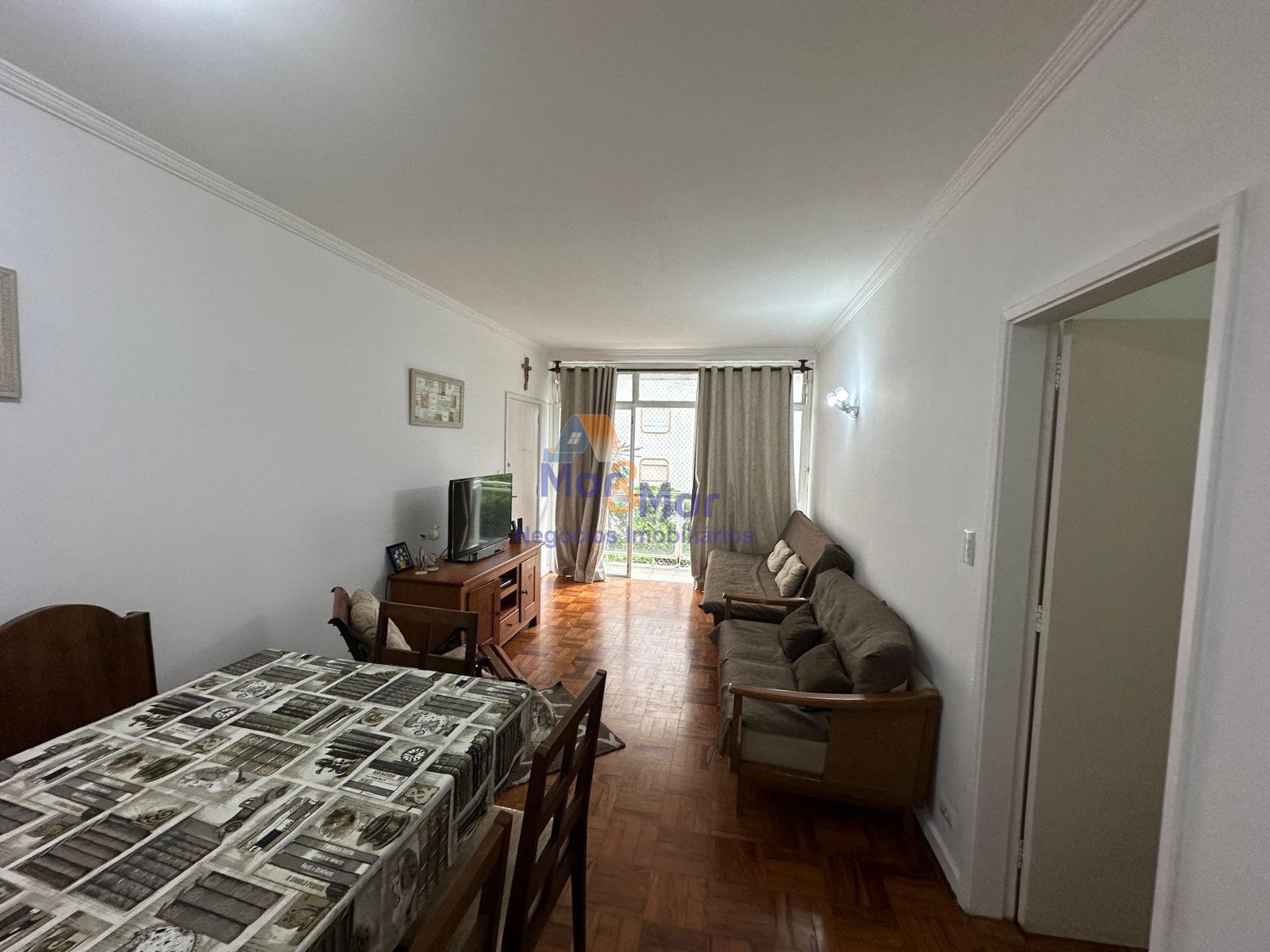 Apartamento na Praia das Pitangueiras, Guarujá - SP