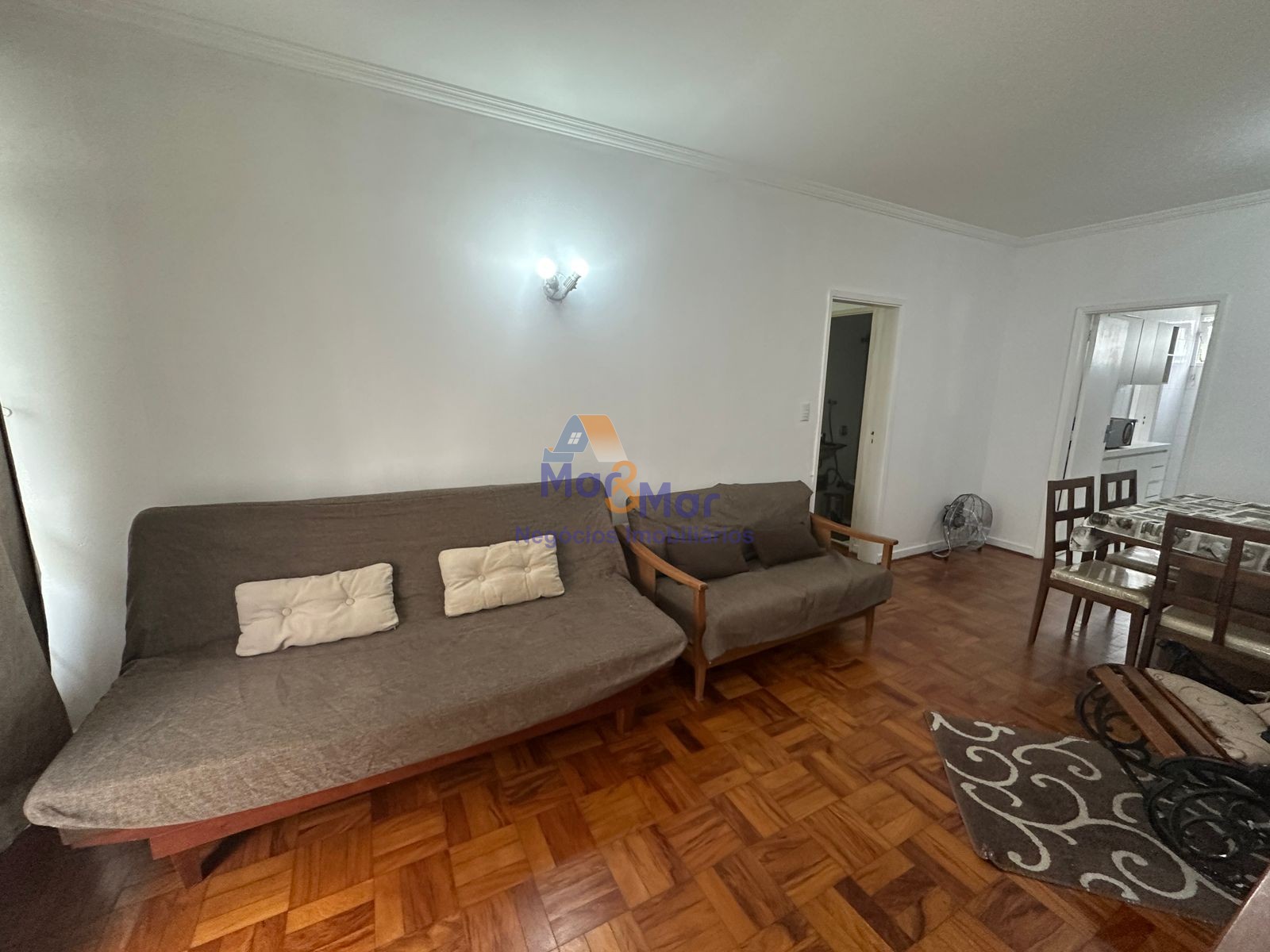 Apartamento na Praia das Pitangueiras, Guarujá - SP