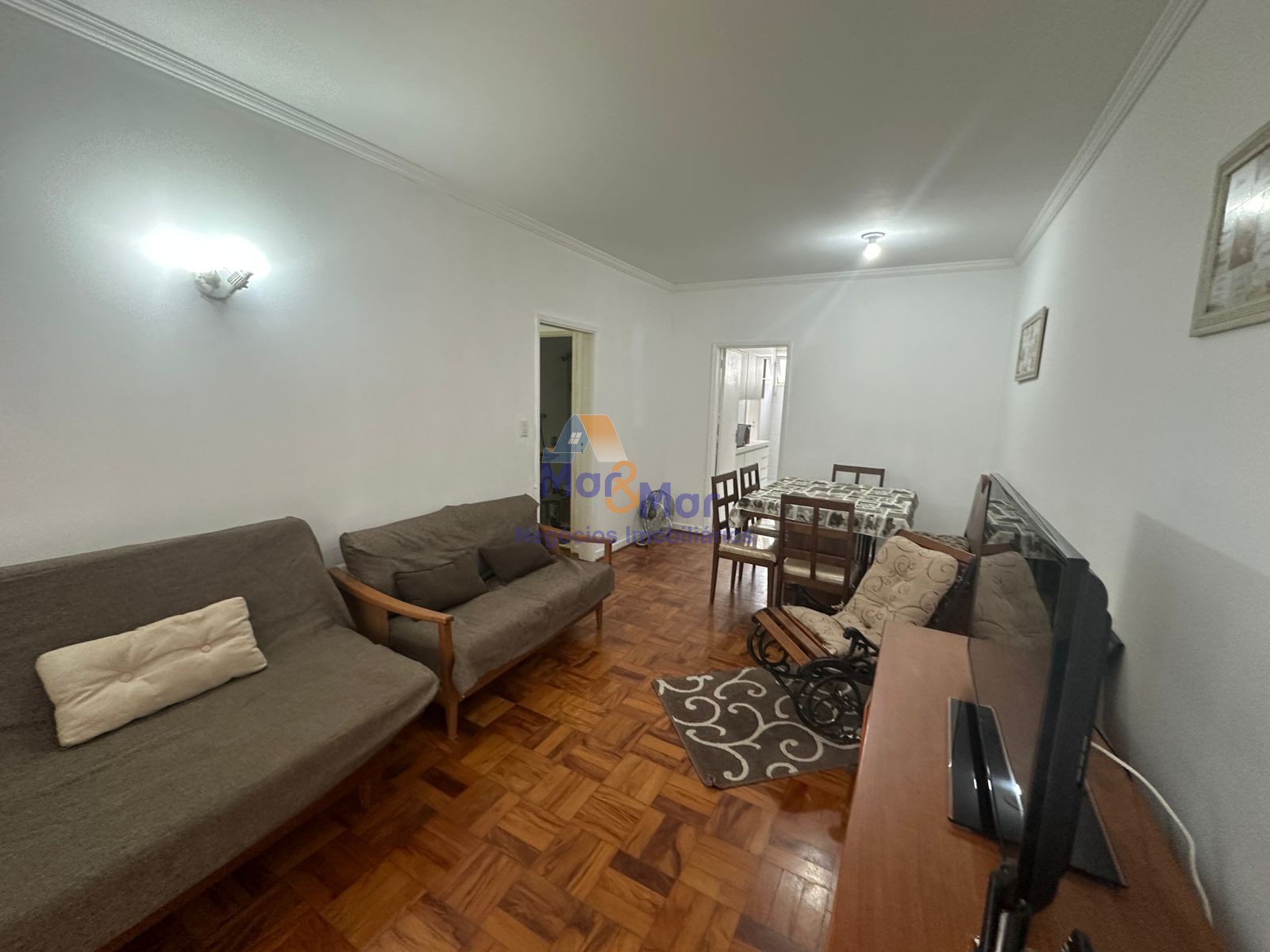 Apartamento na Praia das Pitangueiras, Guarujá - SP