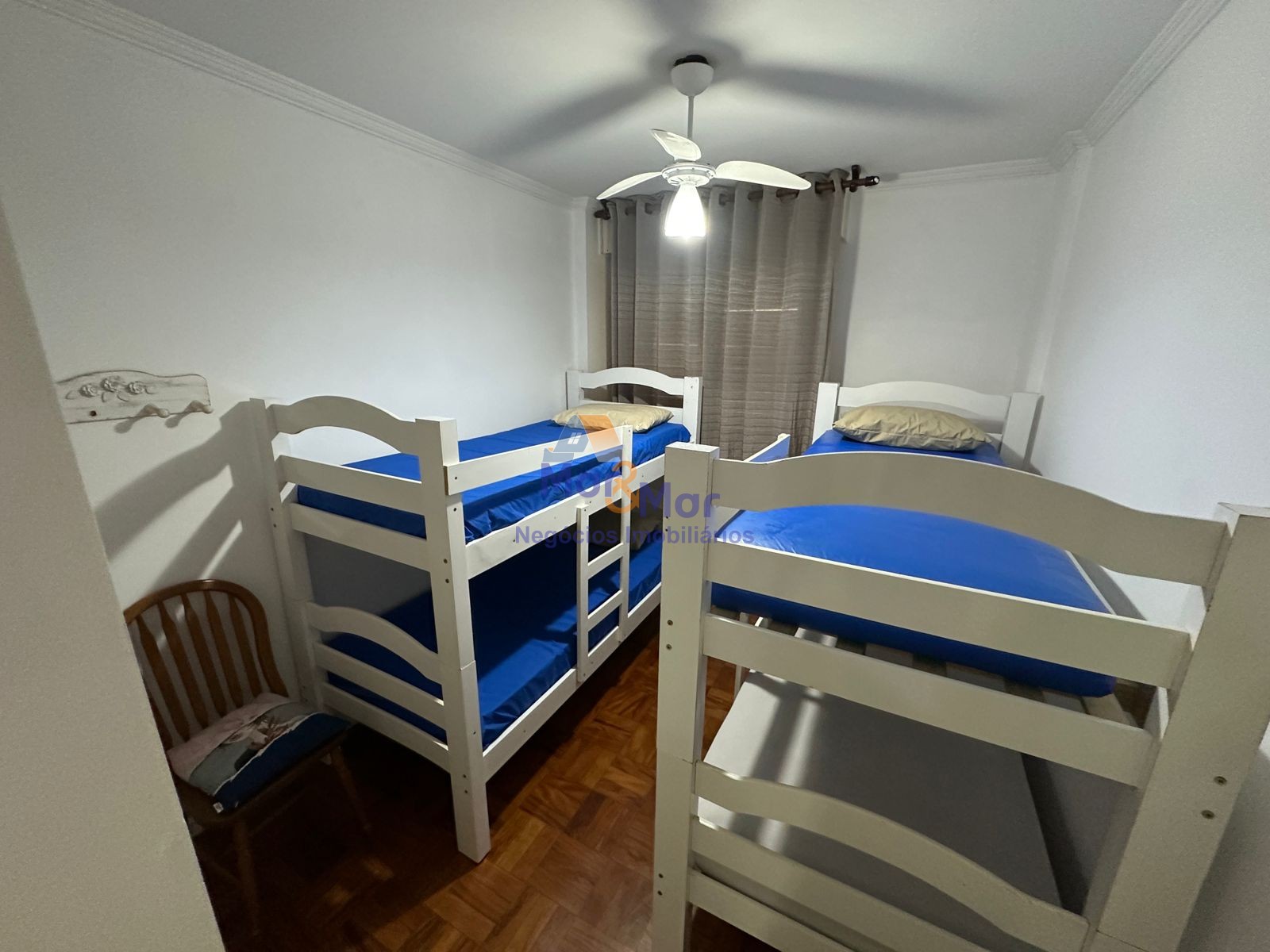 Apartamento na Praia das Pitangueiras, Guarujá - SP