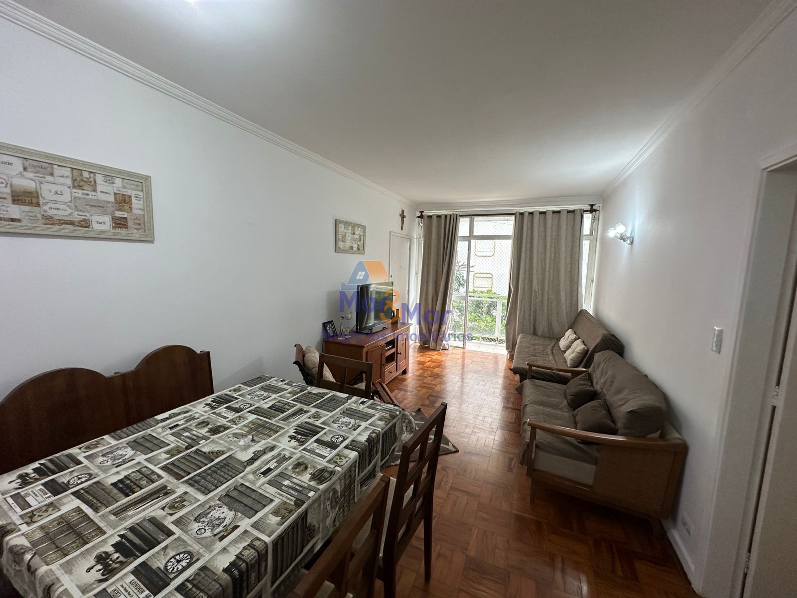 Apartamento na Praia das Pitangueiras, Guarujá - SP